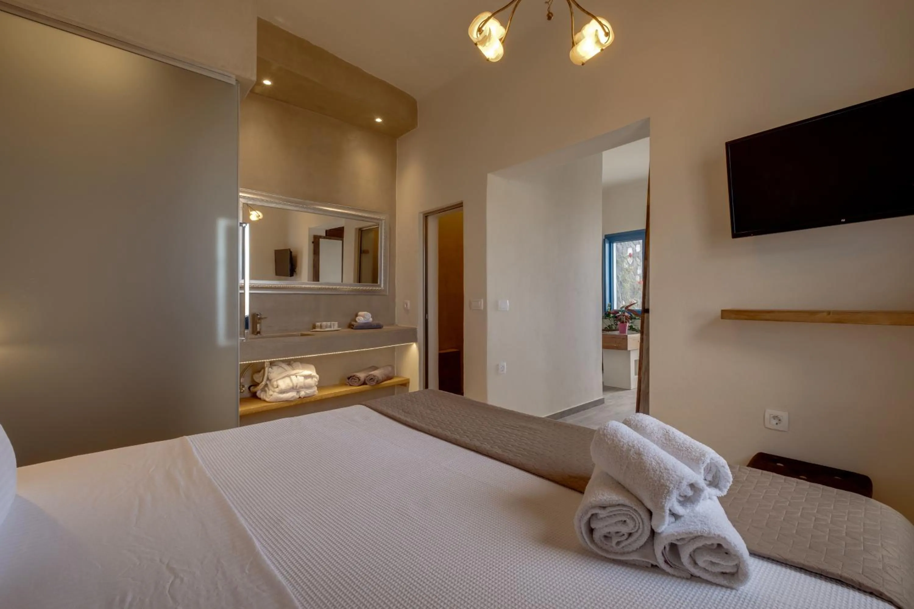 Bathroom, Bed in Pasithea Suites