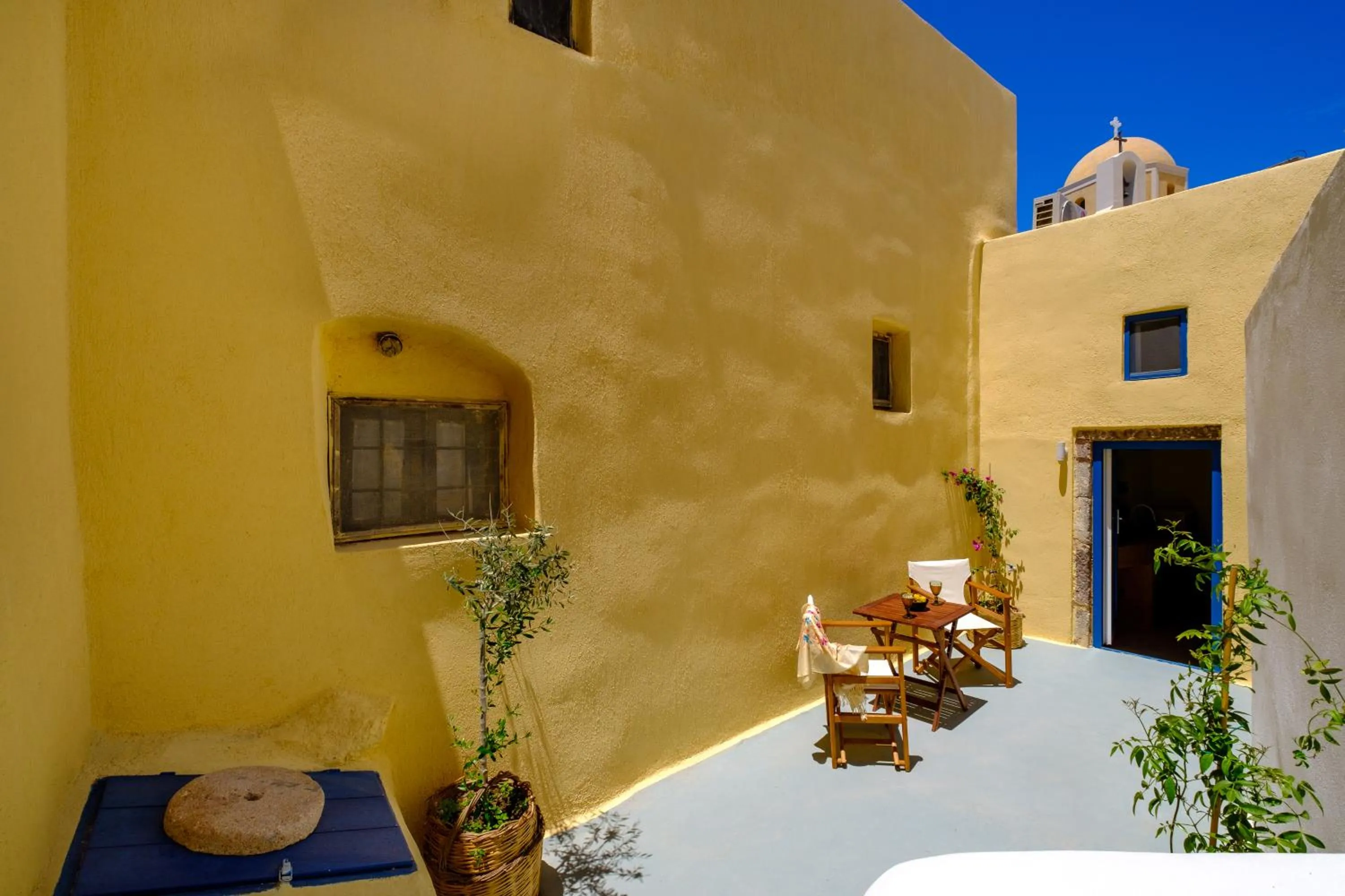 Patio in Pasithea Suites