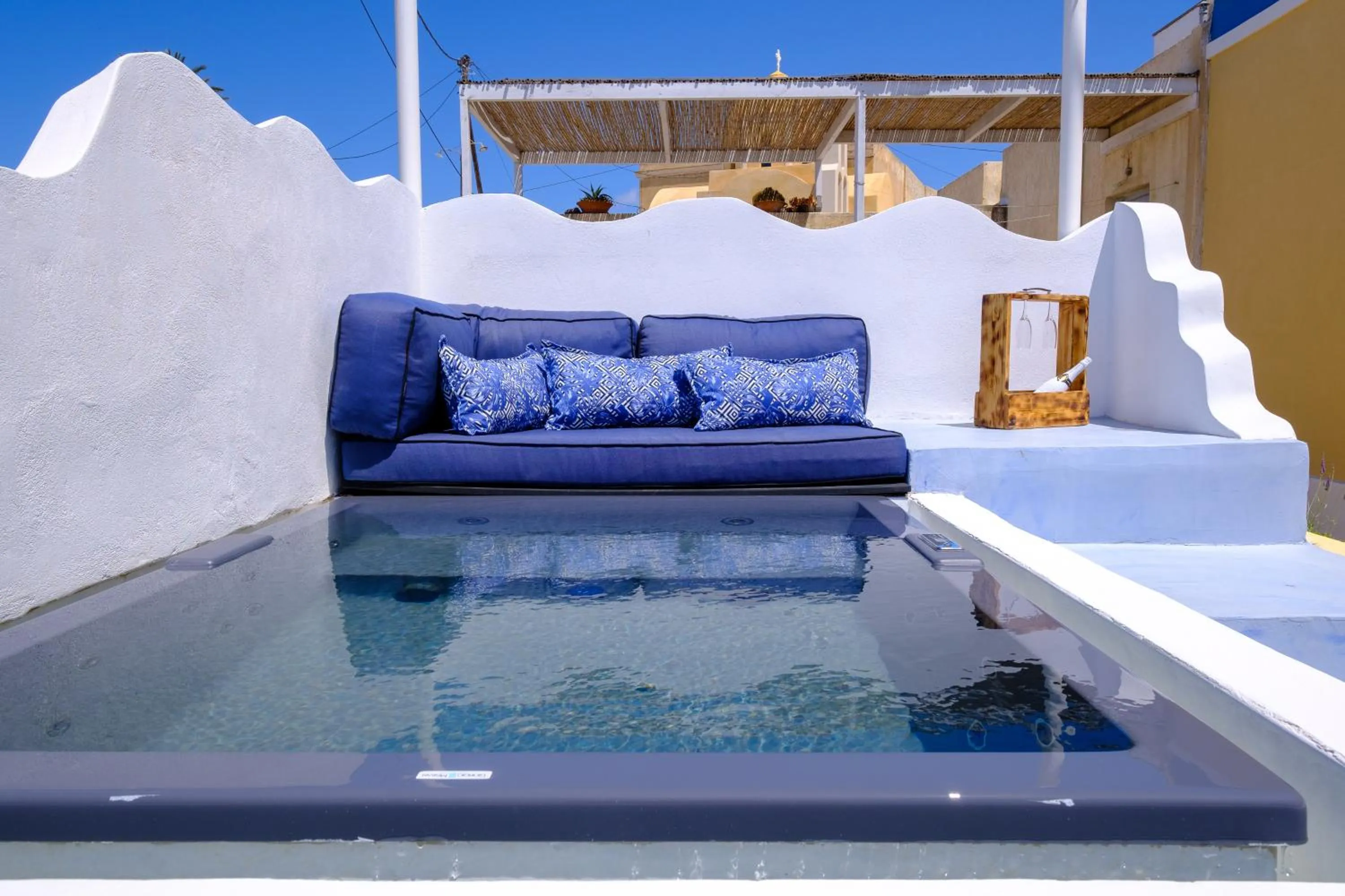 Hot Tub in Pasithea Suites