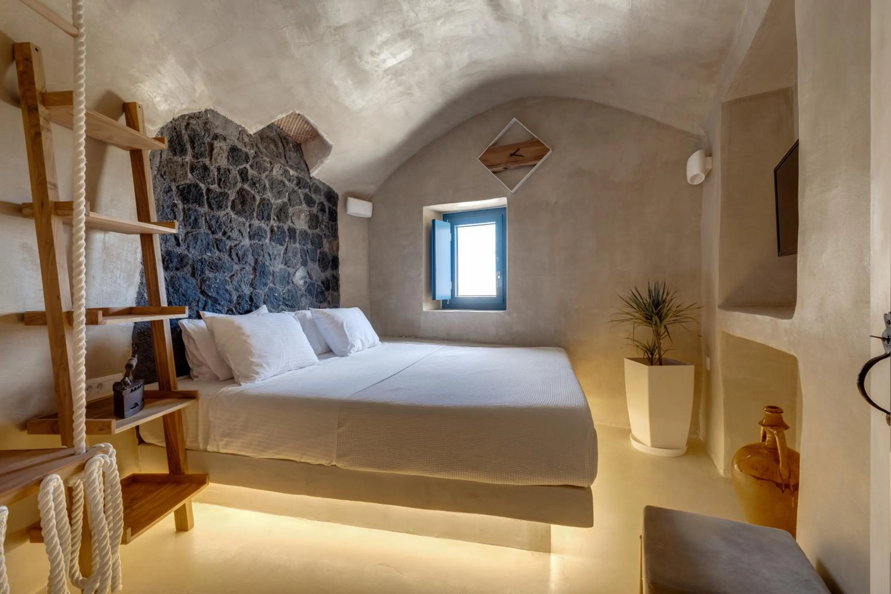 Bedroom, Bed in Pasithea Suites