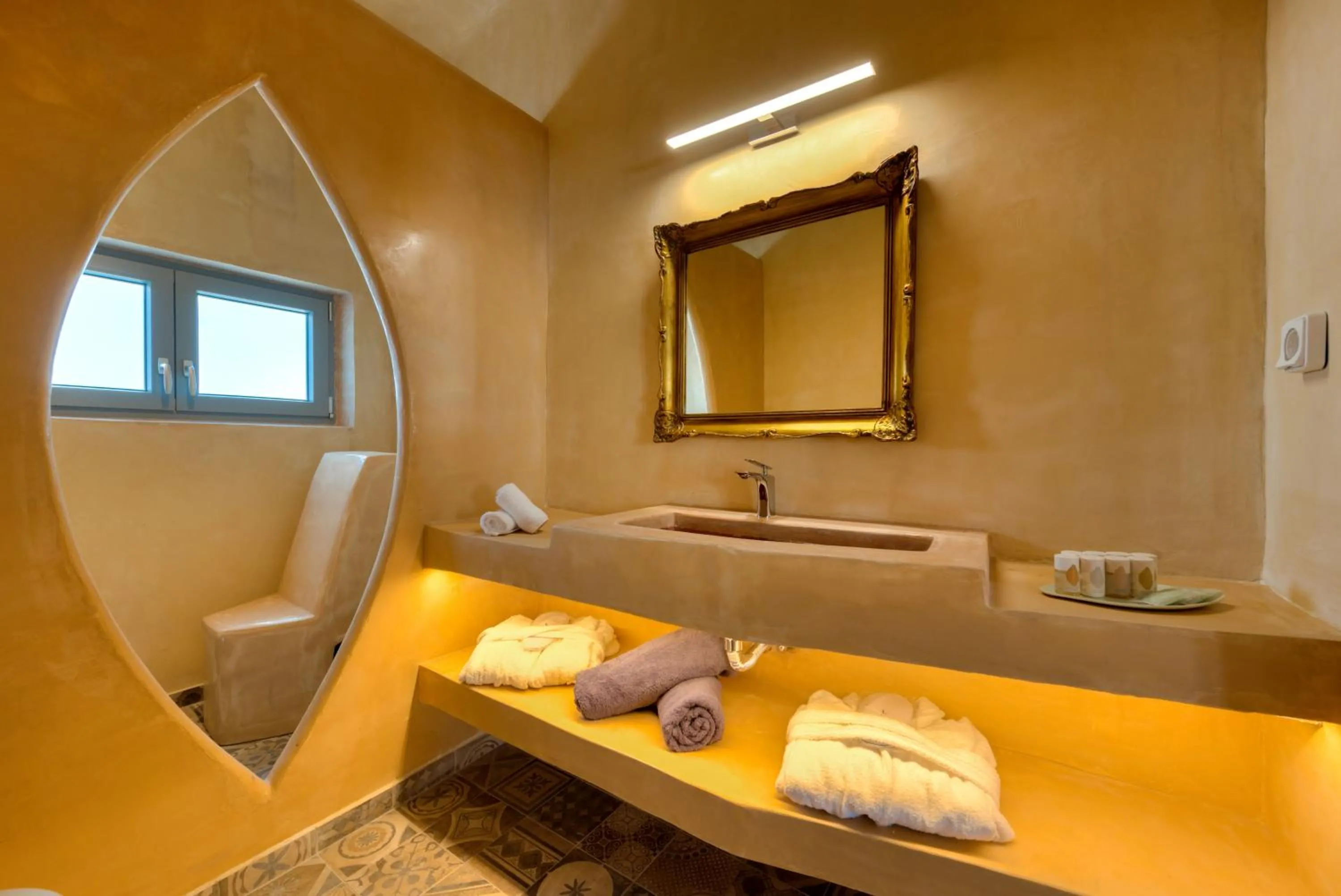Shower, Bed in Pasithea Suites