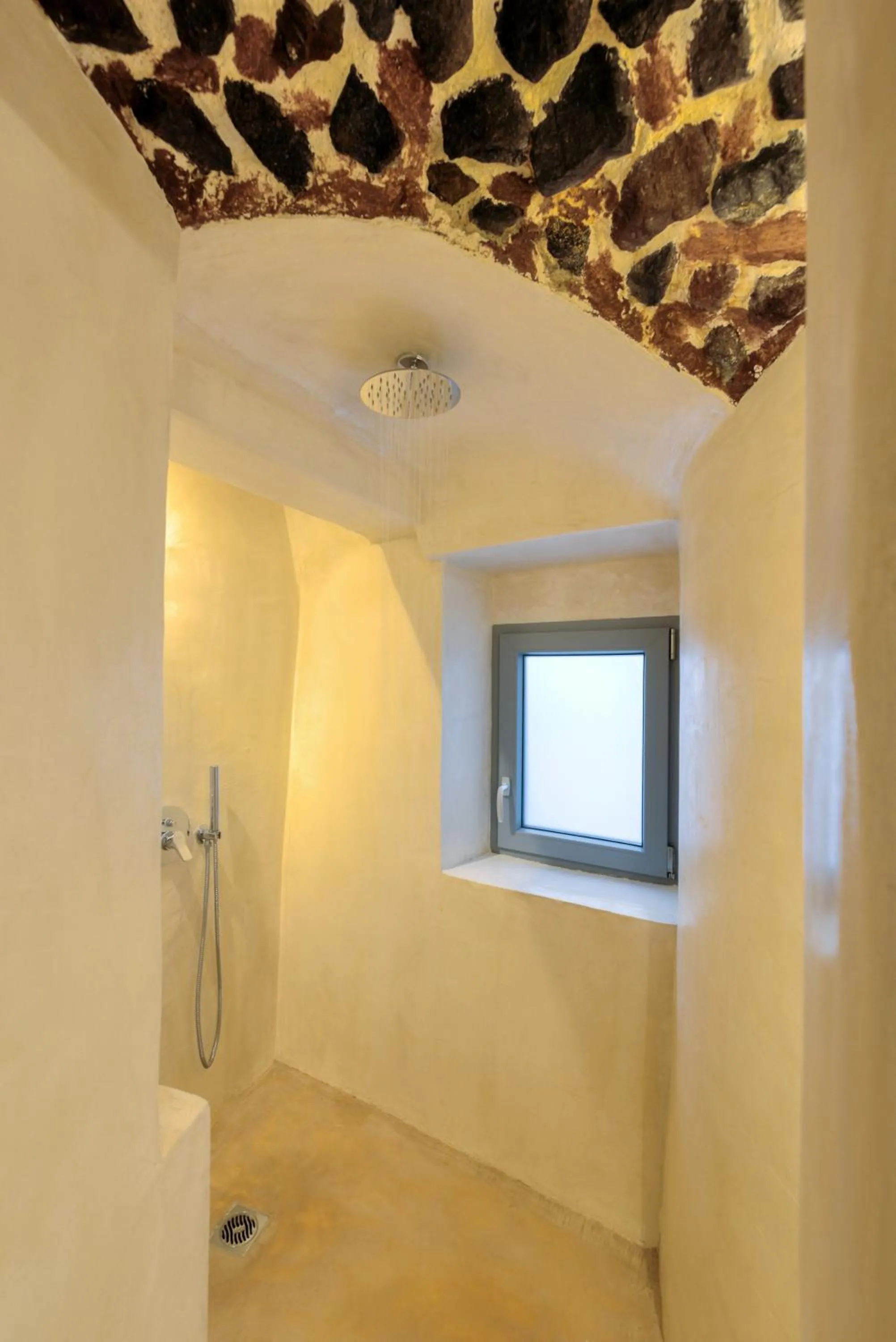 Shower in Pasithea Suites
