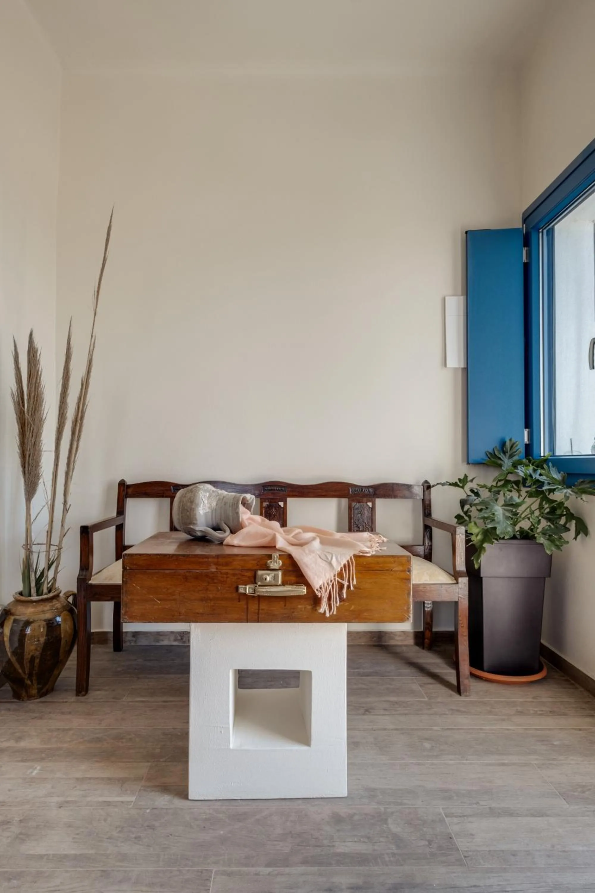 Living room in Pasithea Suites