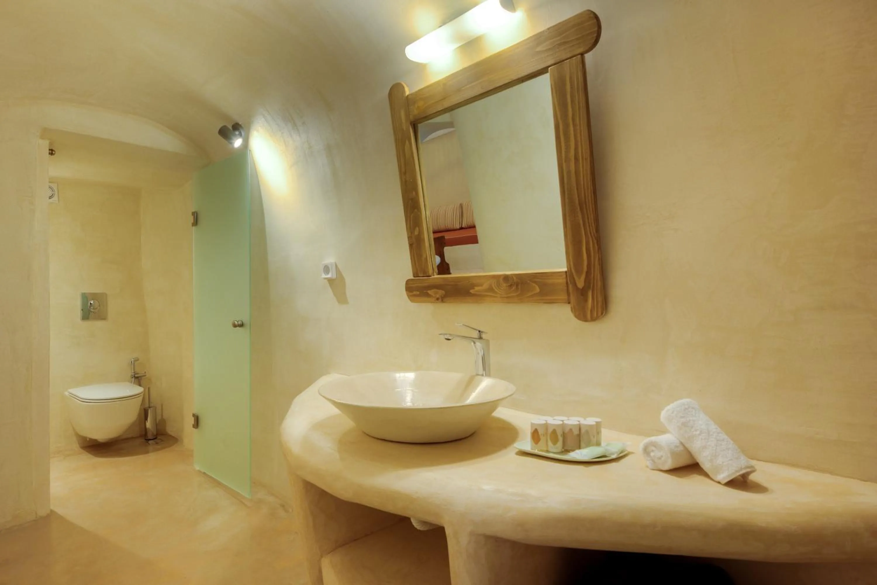 Shower in Pasithea Suites