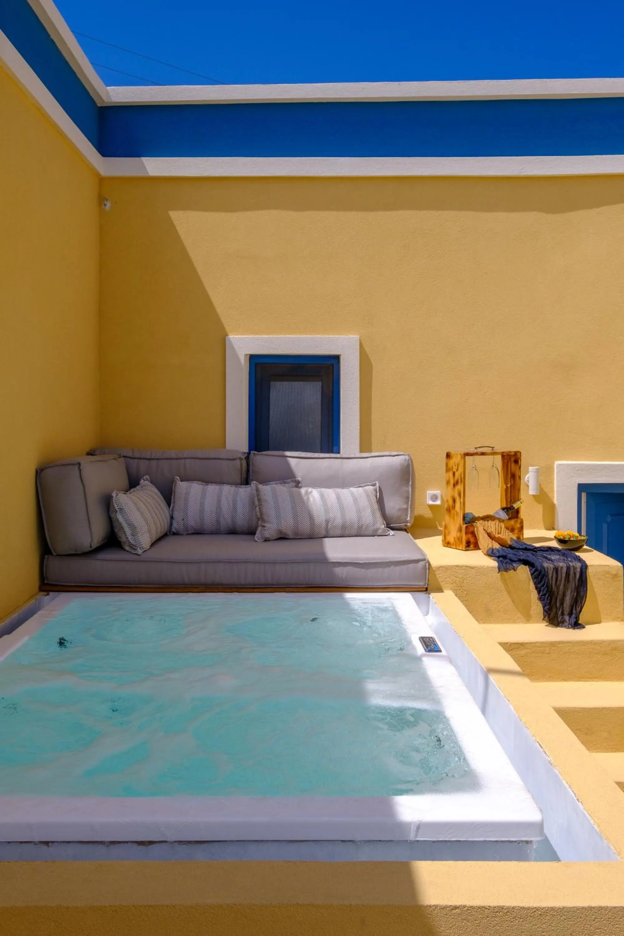 Hot Tub in Pasithea Suites