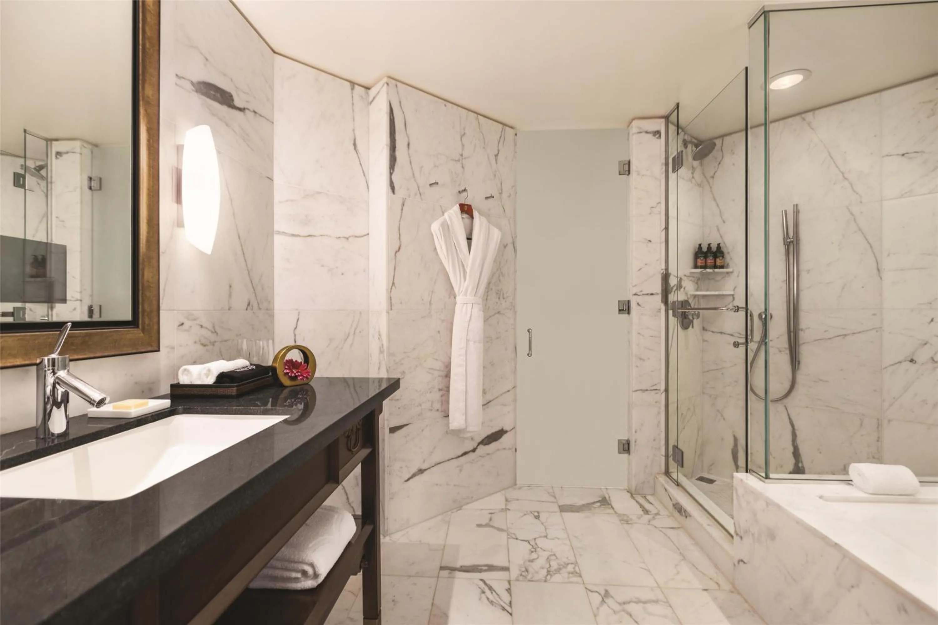 Photo of the whole room in Hyatt Vancouver Downtown Alberni