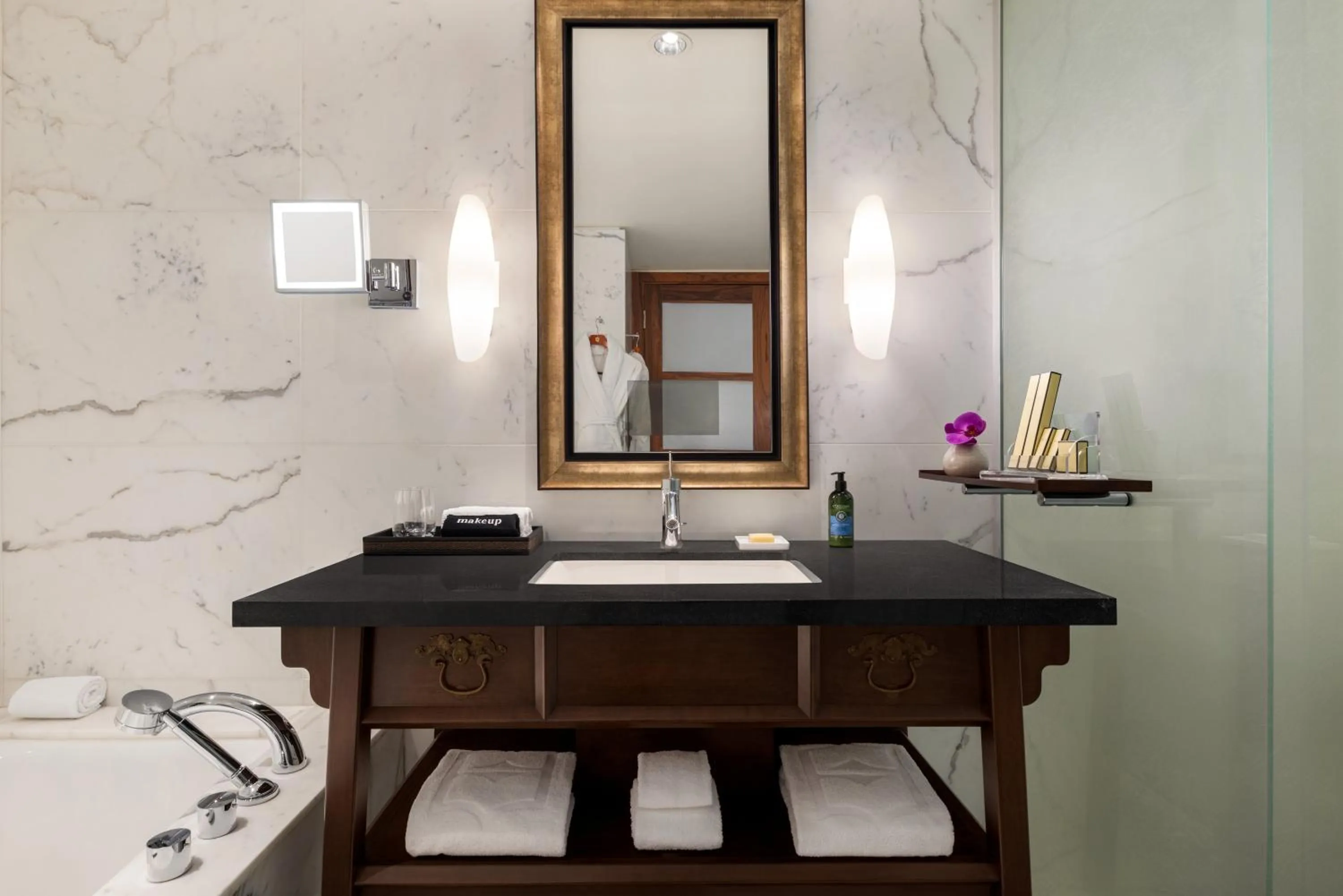 Bathroom in Hyatt Vancouver Downtown Alberni