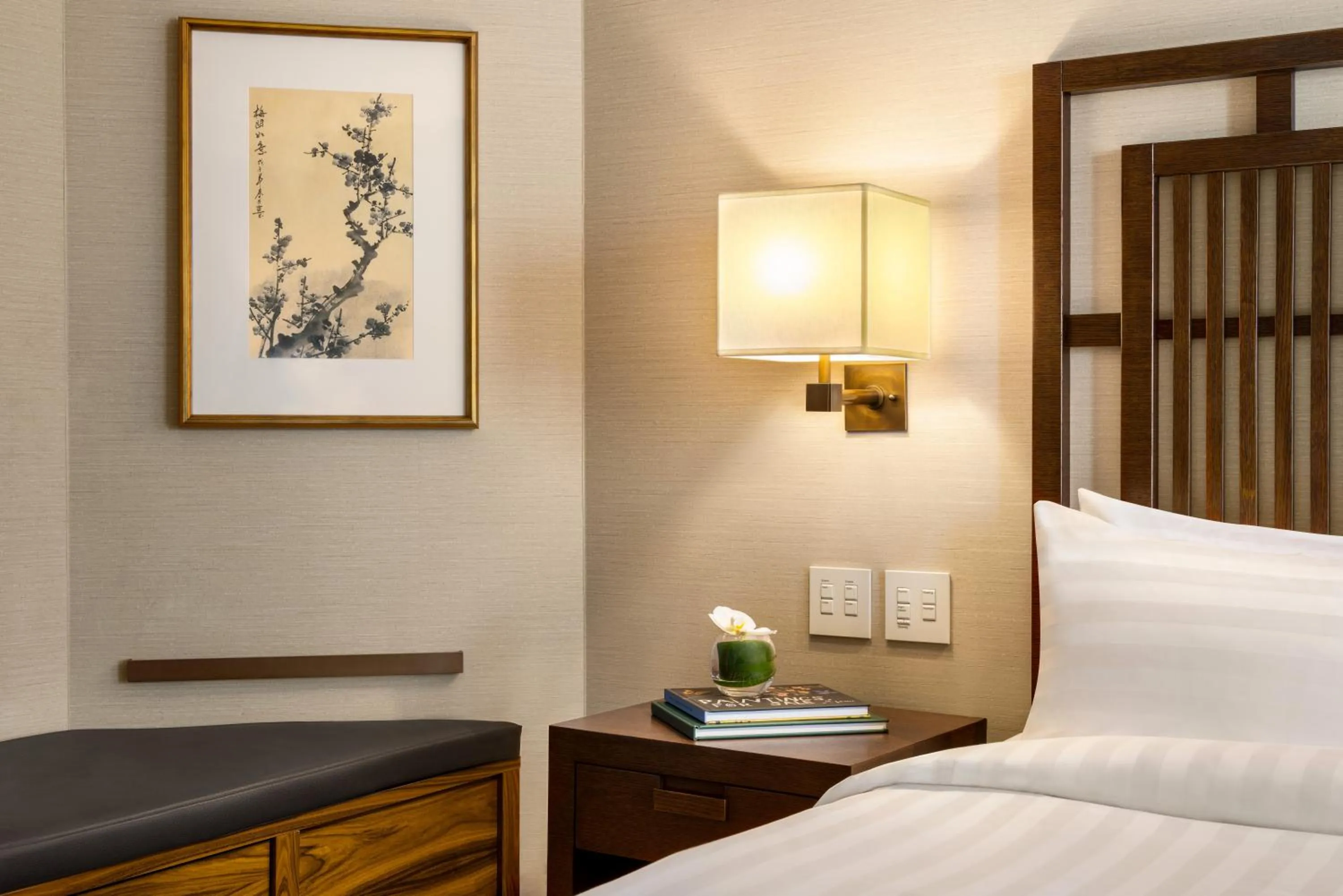 Bed in Hyatt Vancouver Downtown Alberni