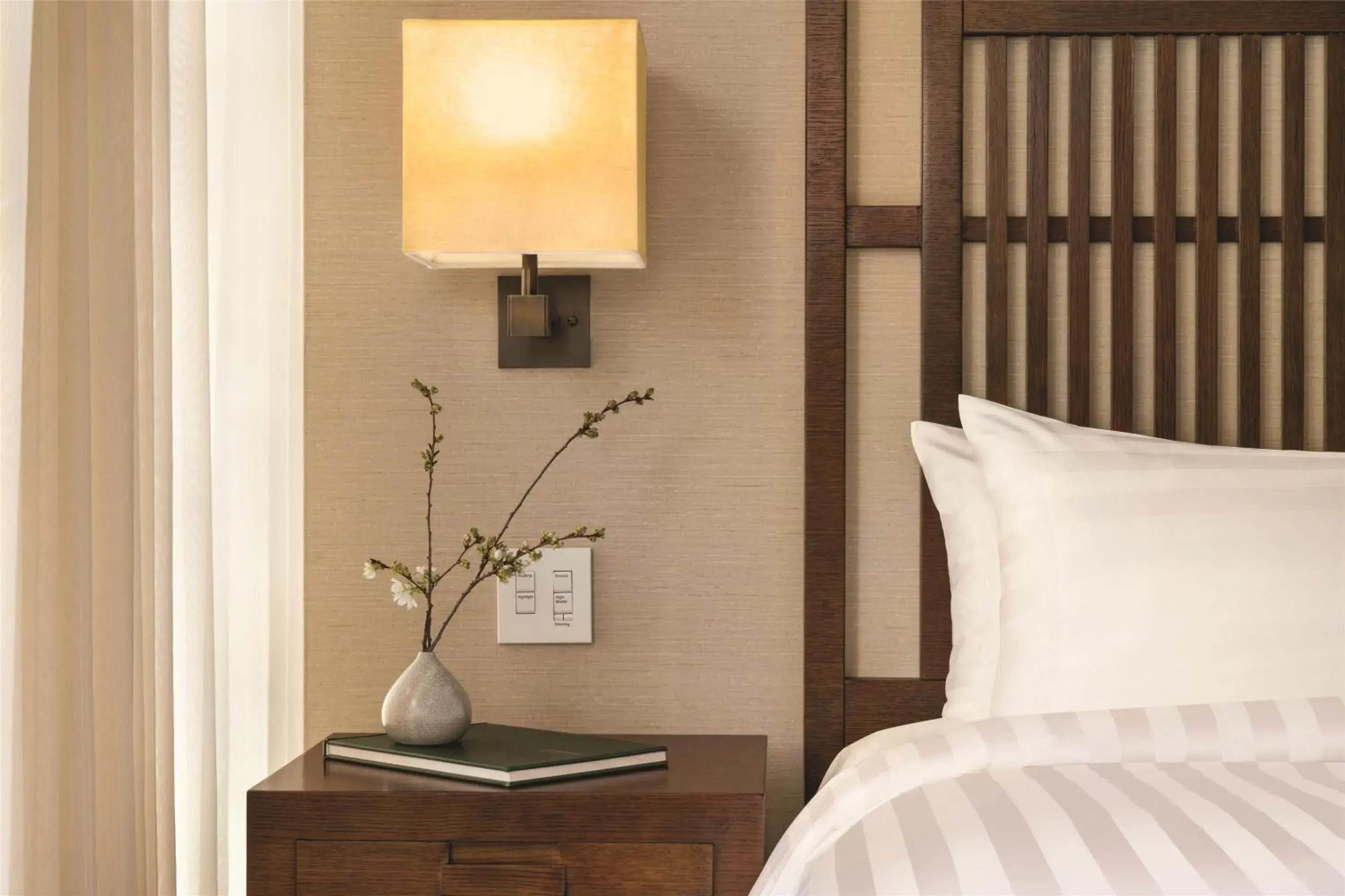 Photo of the whole room, Bed in Hyatt Vancouver Downtown Alberni Photo of the whole room, Bed in Hyatt Vancouver Downtown Alberni