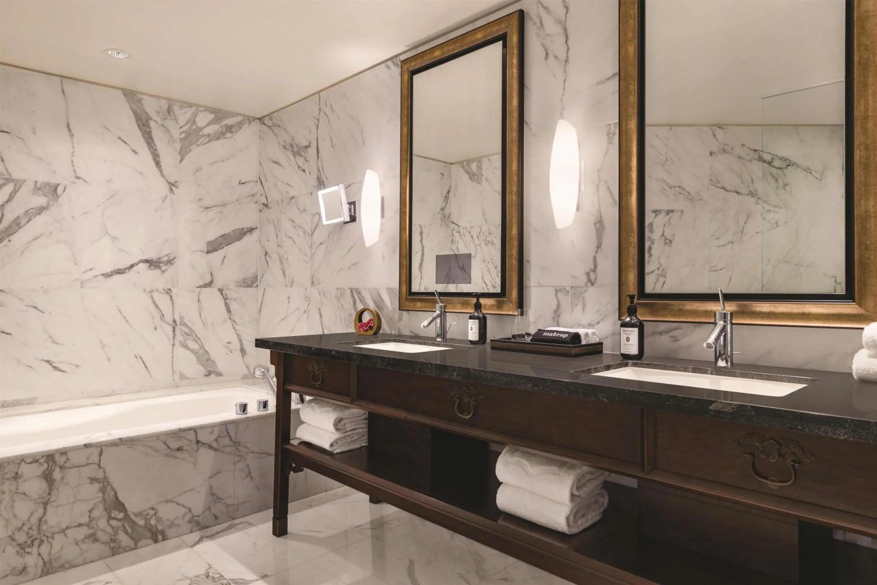 Bathroom in Hyatt Vancouver Downtown Alberni