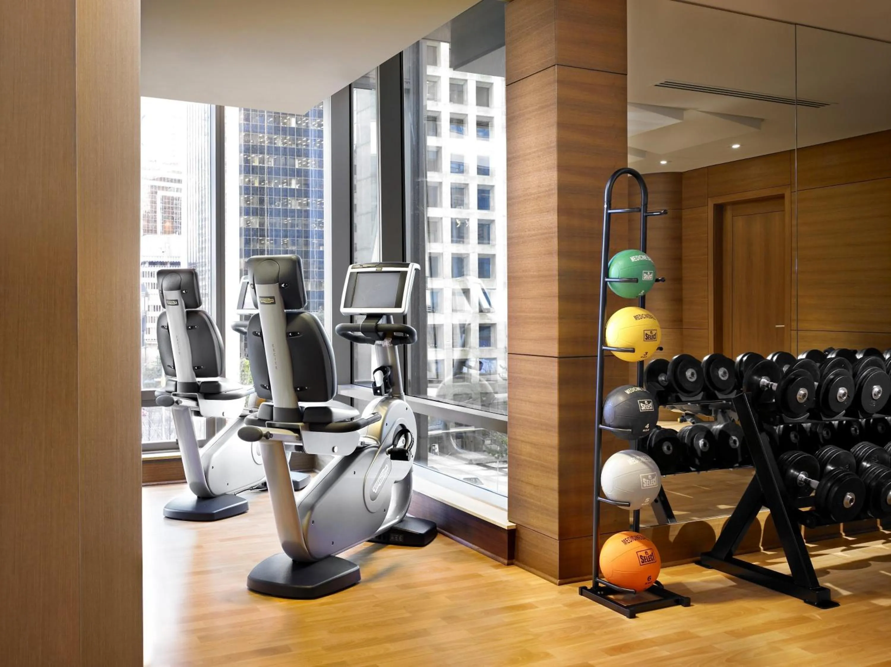 Fitness centre/facilities in Hyatt Vancouver Downtown Alberni