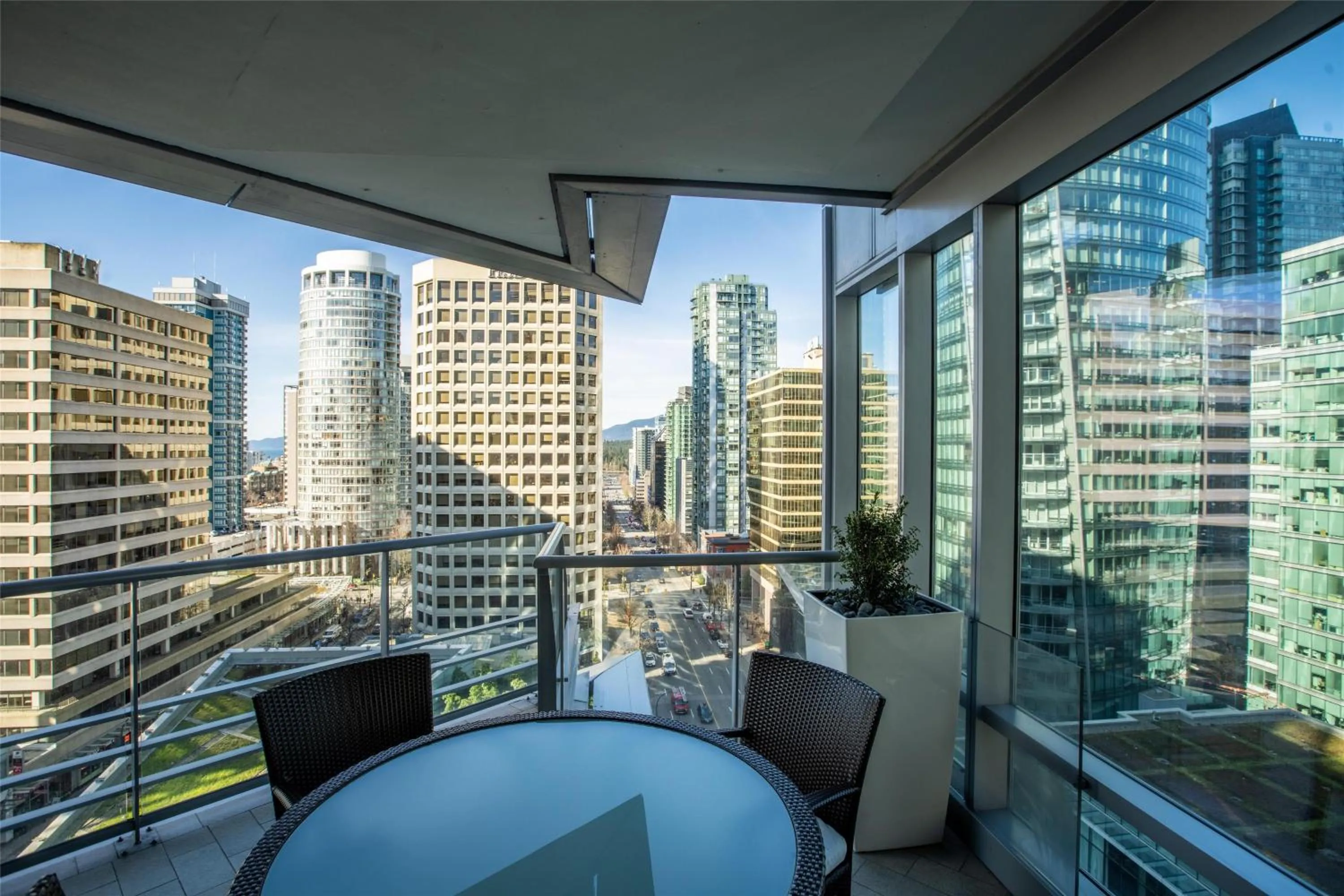 Photo of the whole room in Hyatt Vancouver Downtown Alberni