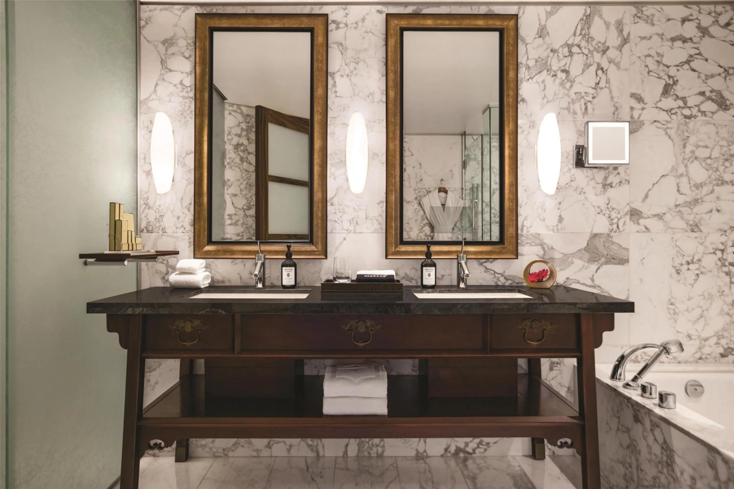 Bathroom in Hyatt Vancouver Downtown Alberni