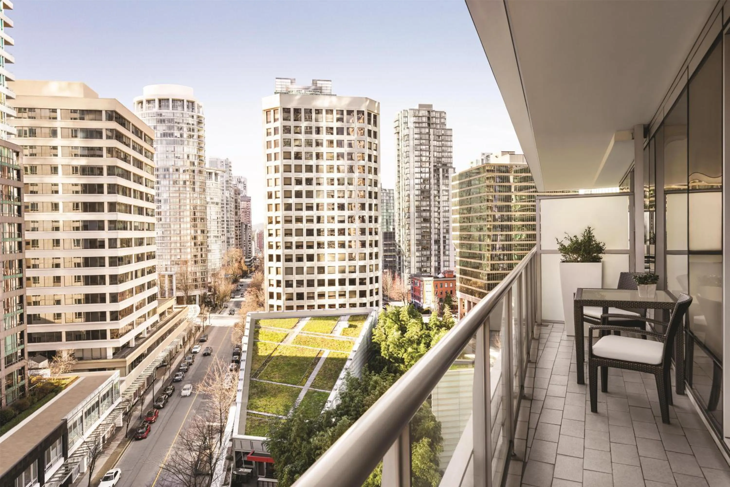 Photo of the whole room in Hyatt Vancouver Downtown Alberni