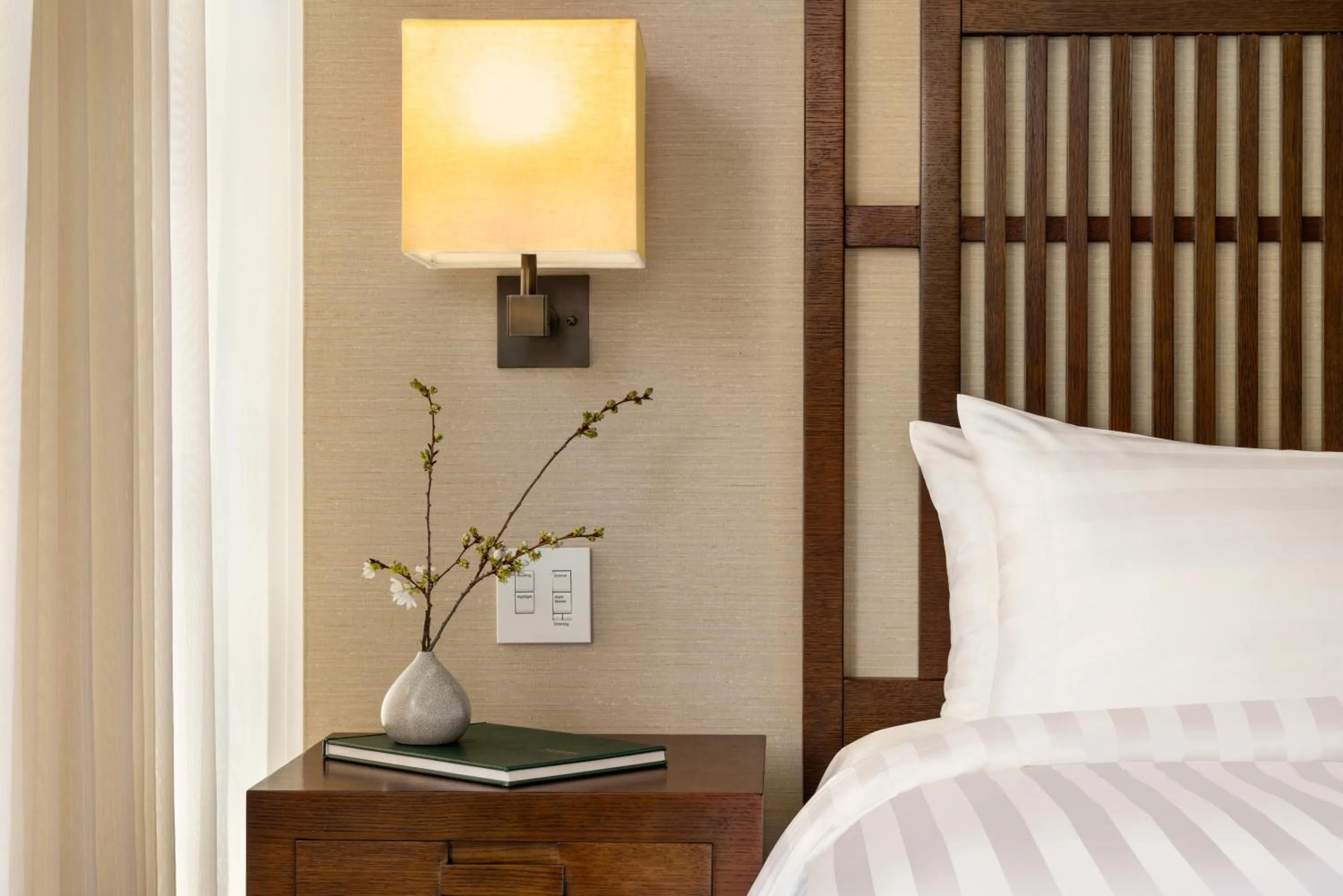 Bed in Hyatt Vancouver Downtown Alberni