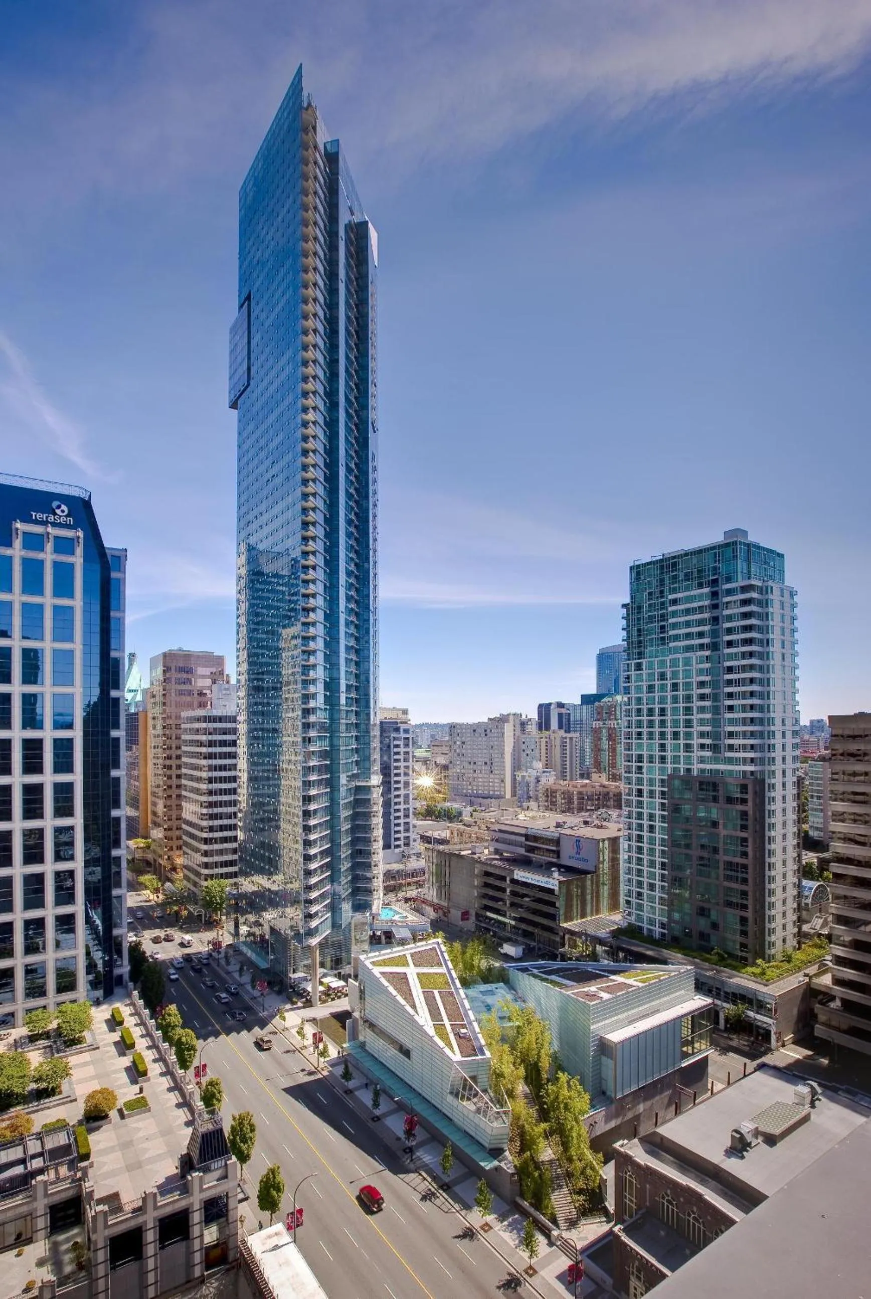 Property building in Hyatt Vancouver Downtown Alberni