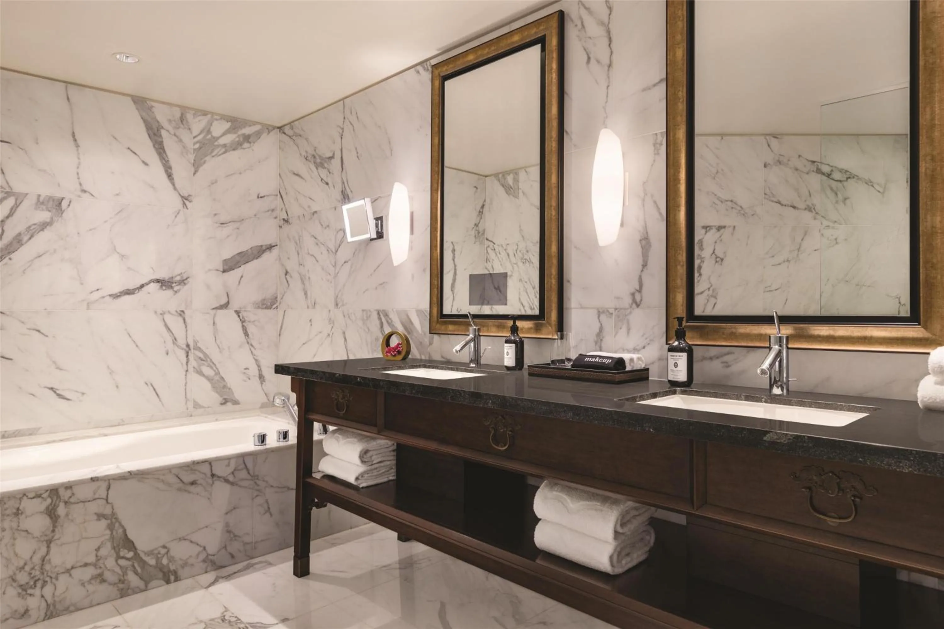 Bathroom in Hyatt Vancouver Downtown Alberni