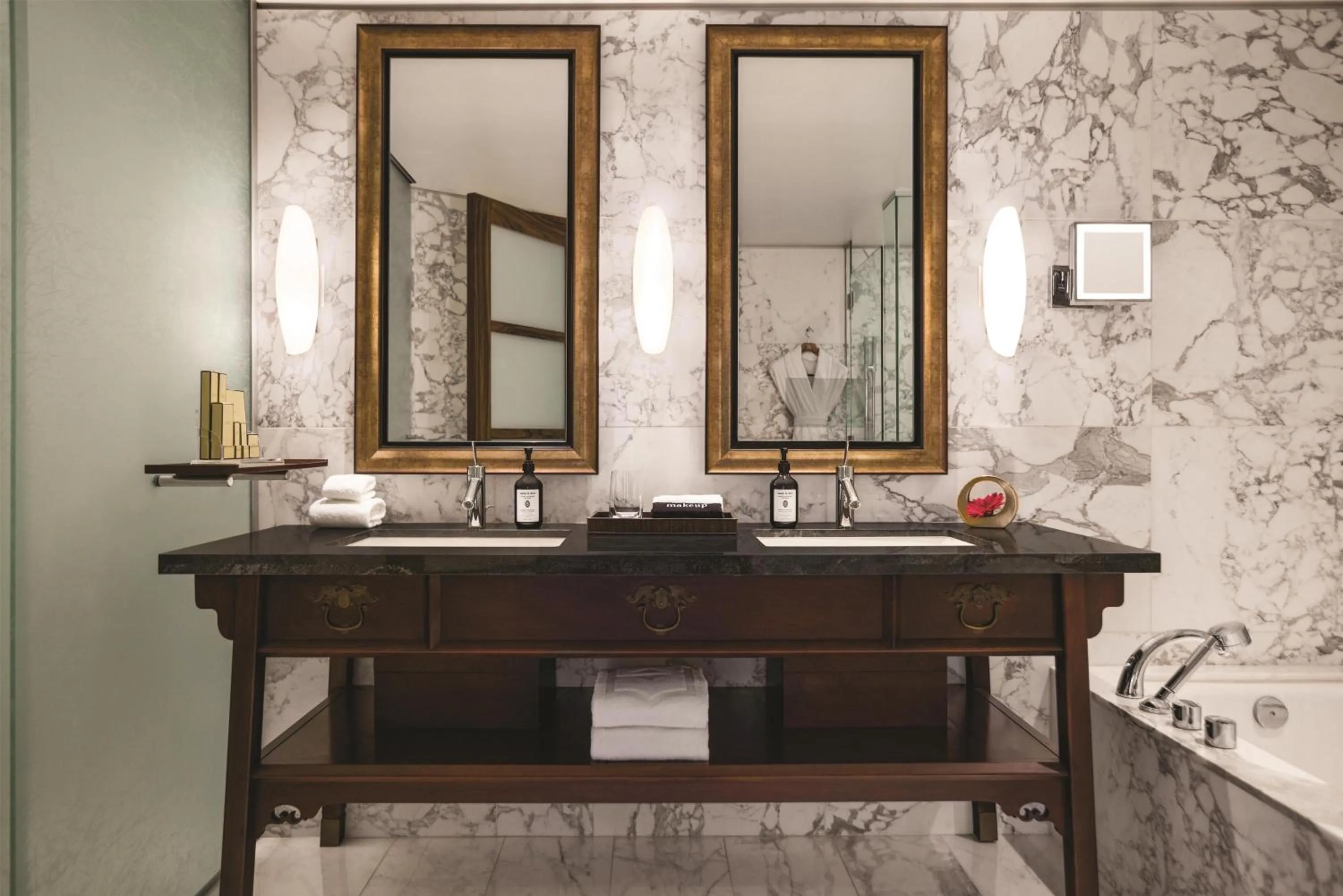 Bathroom in Hyatt Vancouver Downtown Alberni