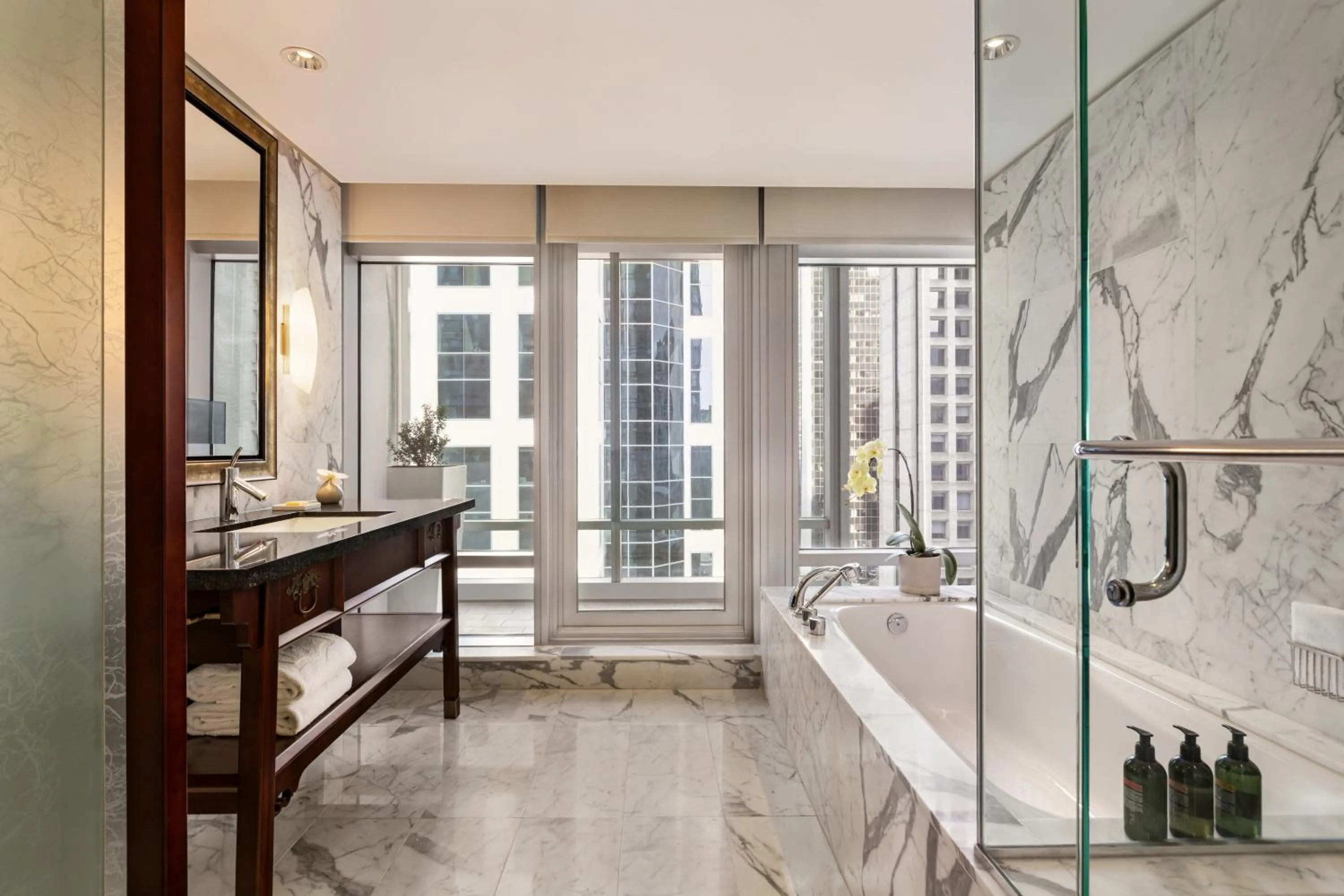 Shower in Hyatt Vancouver Downtown Alberni