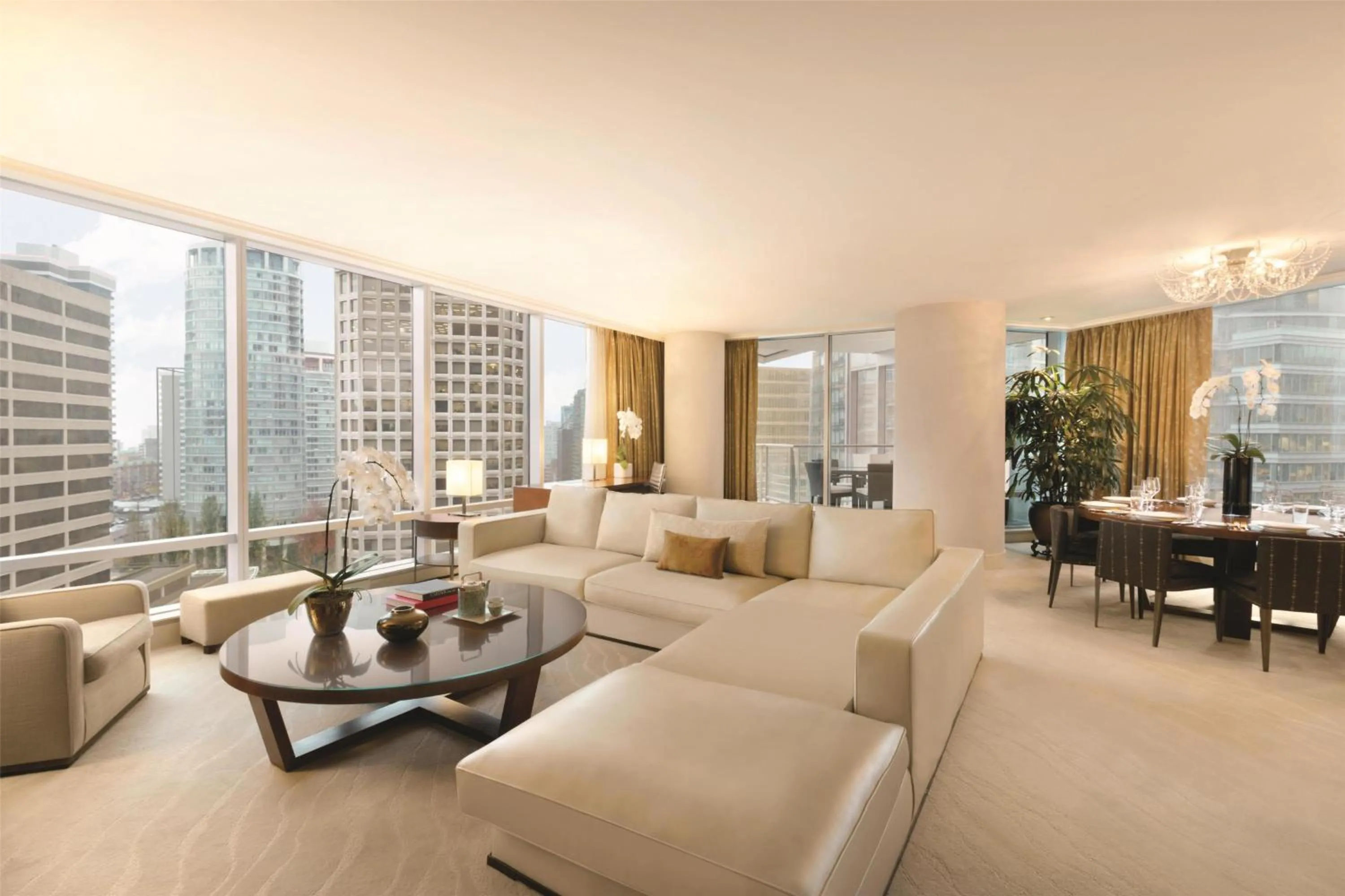 Photo of the whole room in Hyatt Vancouver Downtown Alberni