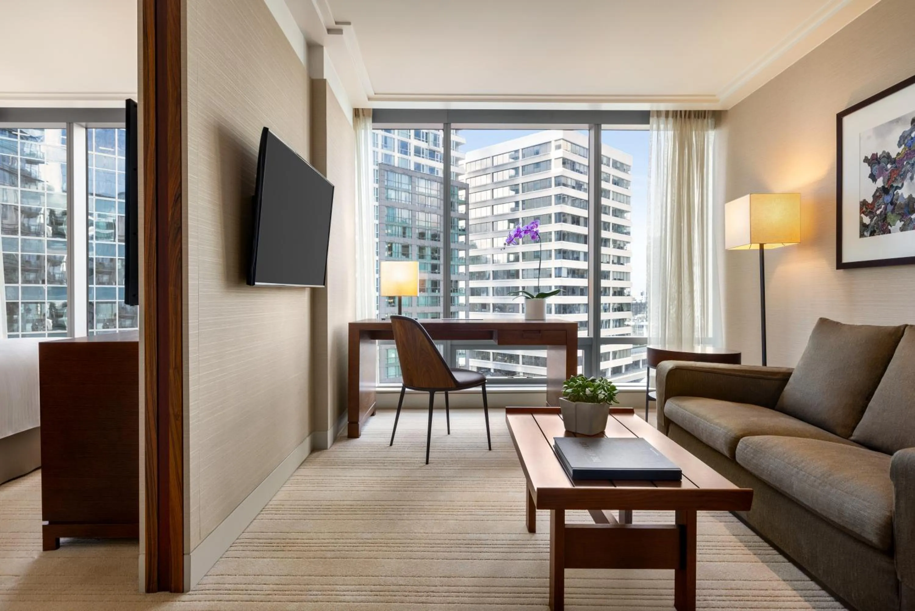 Bed in Hyatt Vancouver Downtown Alberni