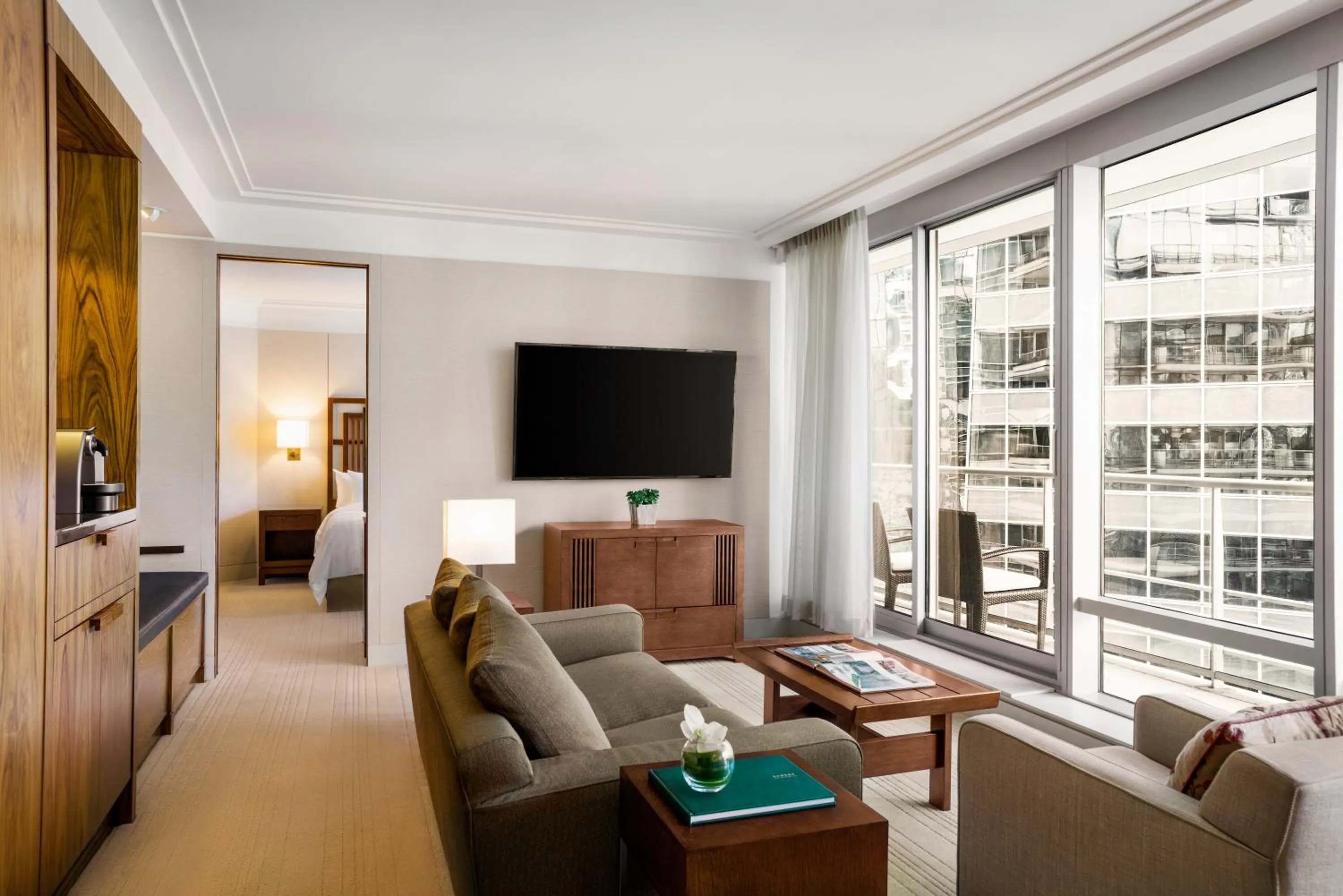 TV and multimedia in Hyatt Vancouver Downtown Alberni