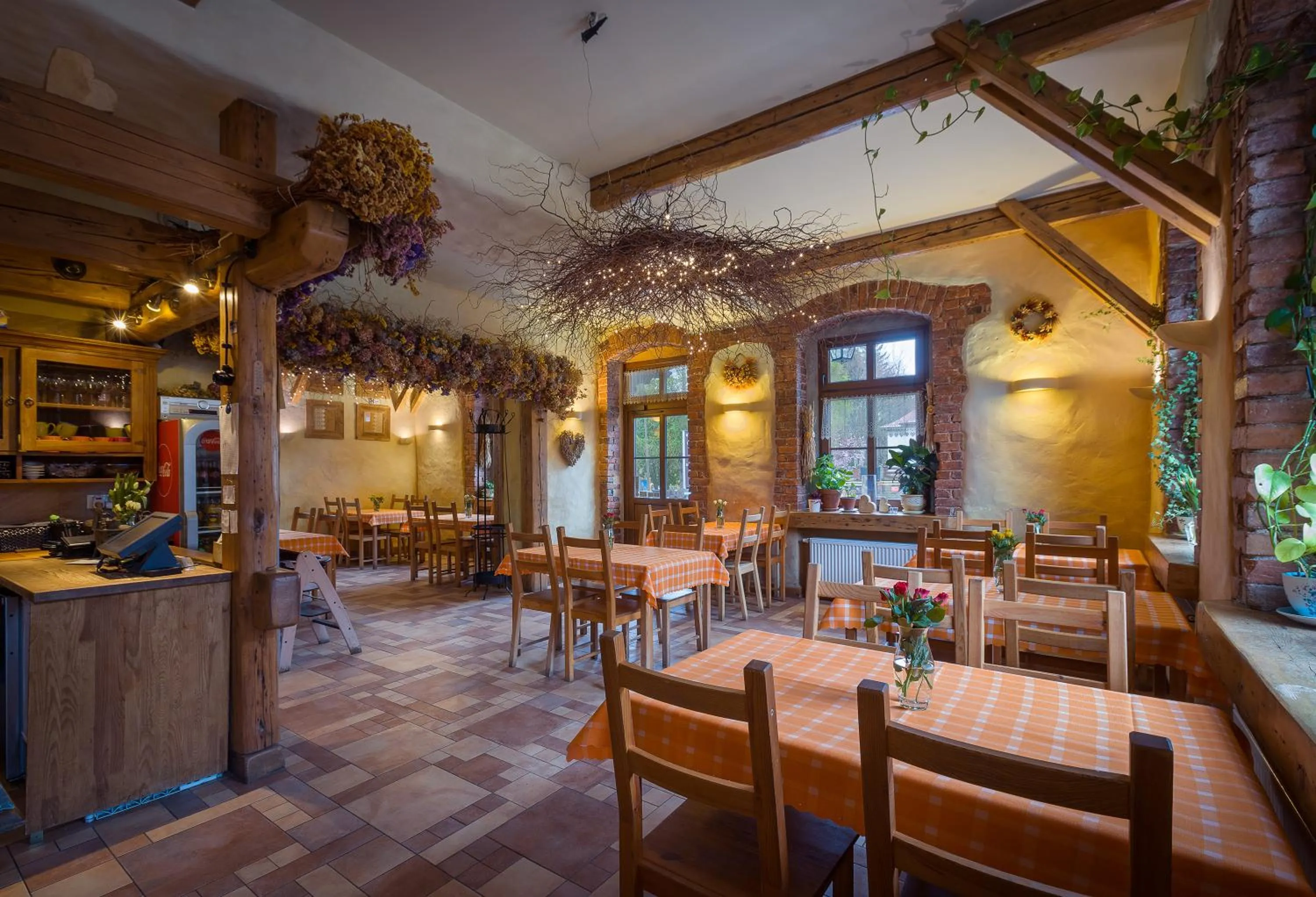 Restaurant/places to eat in Gościniec Pod Lipą