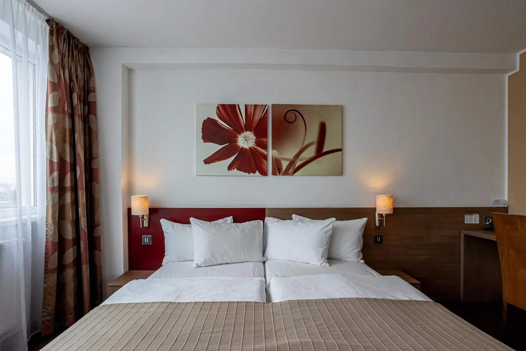 Bedroom, Bed in Hotel Alibaba