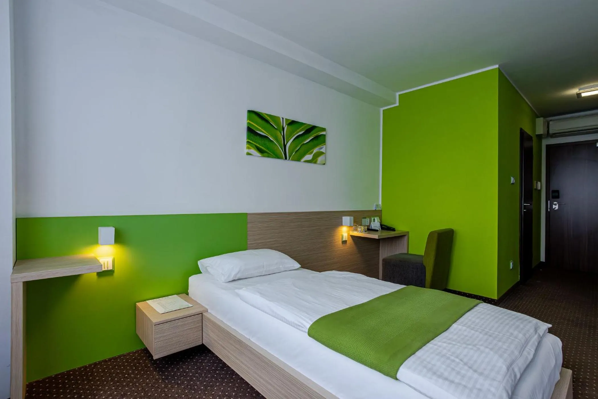 Photo of the whole room, Bed in Hotel Alibaba