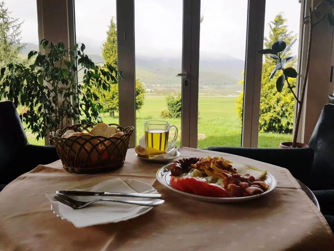 Breakfast in Hotel Dulovic
