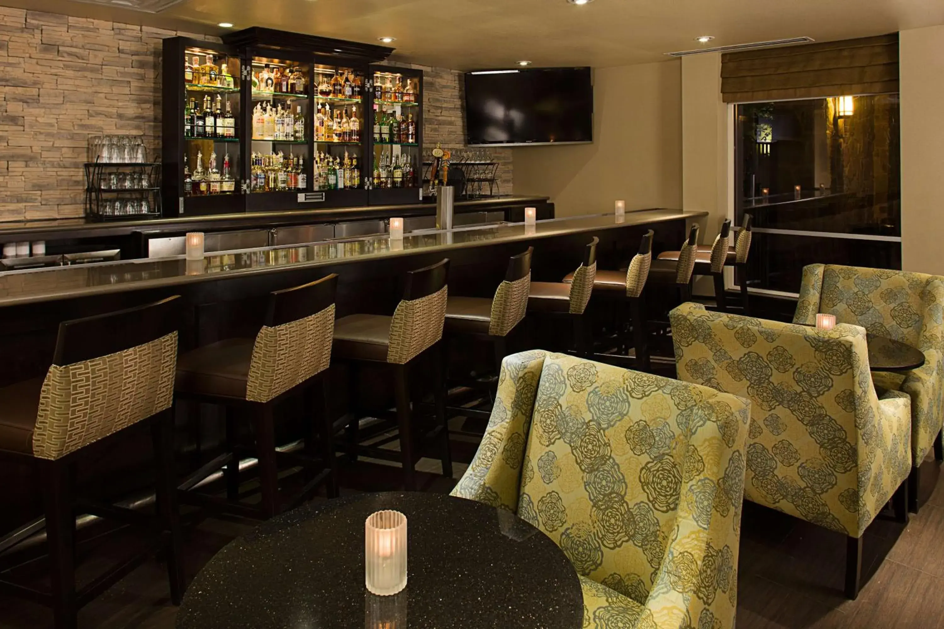 Lounge or bar in Hilton Garden Inn DFW Airport South Lounge or bar in Hilton Garden Inn DFW Airport South