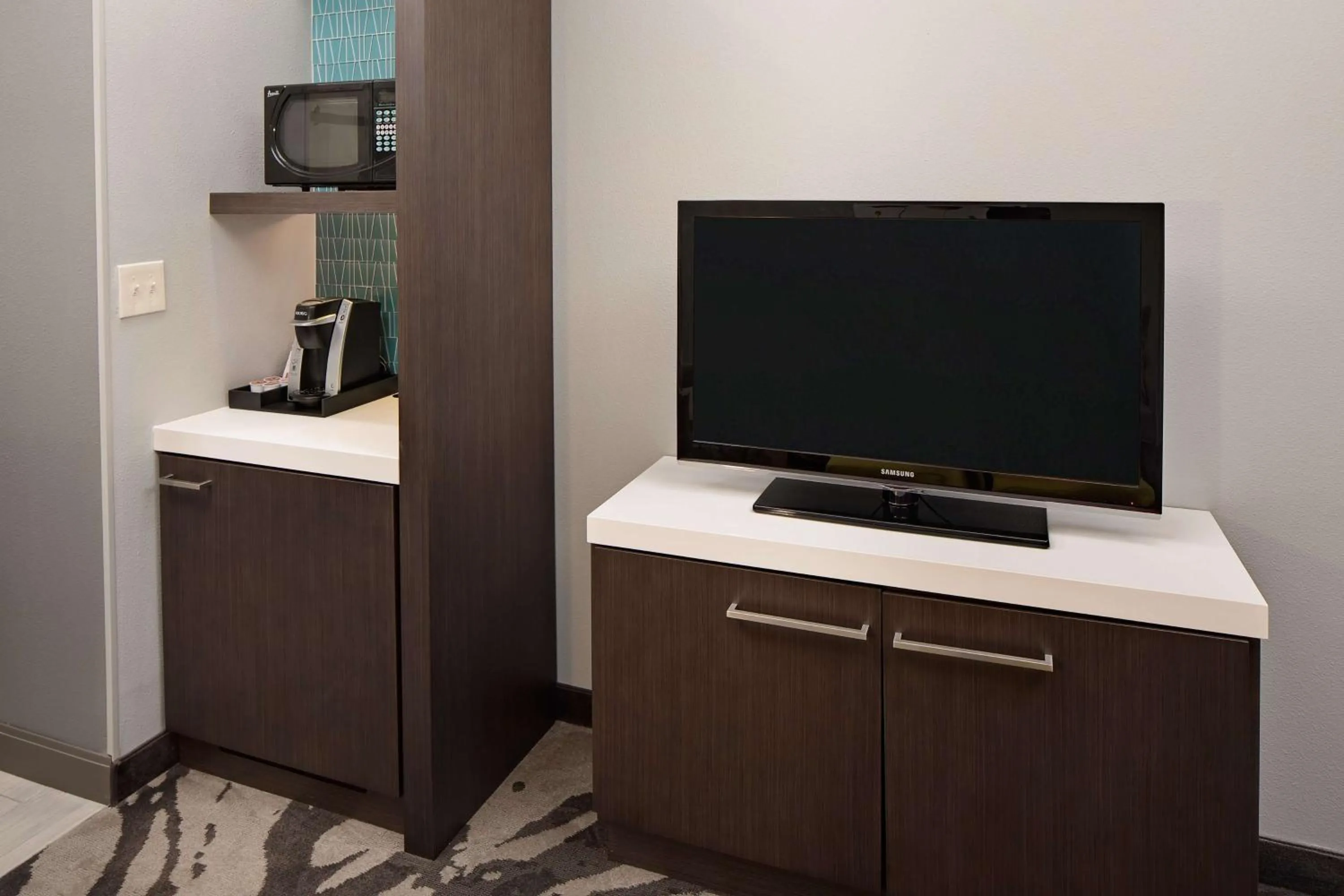 Bedroom in Hilton Garden Inn DFW Airport South