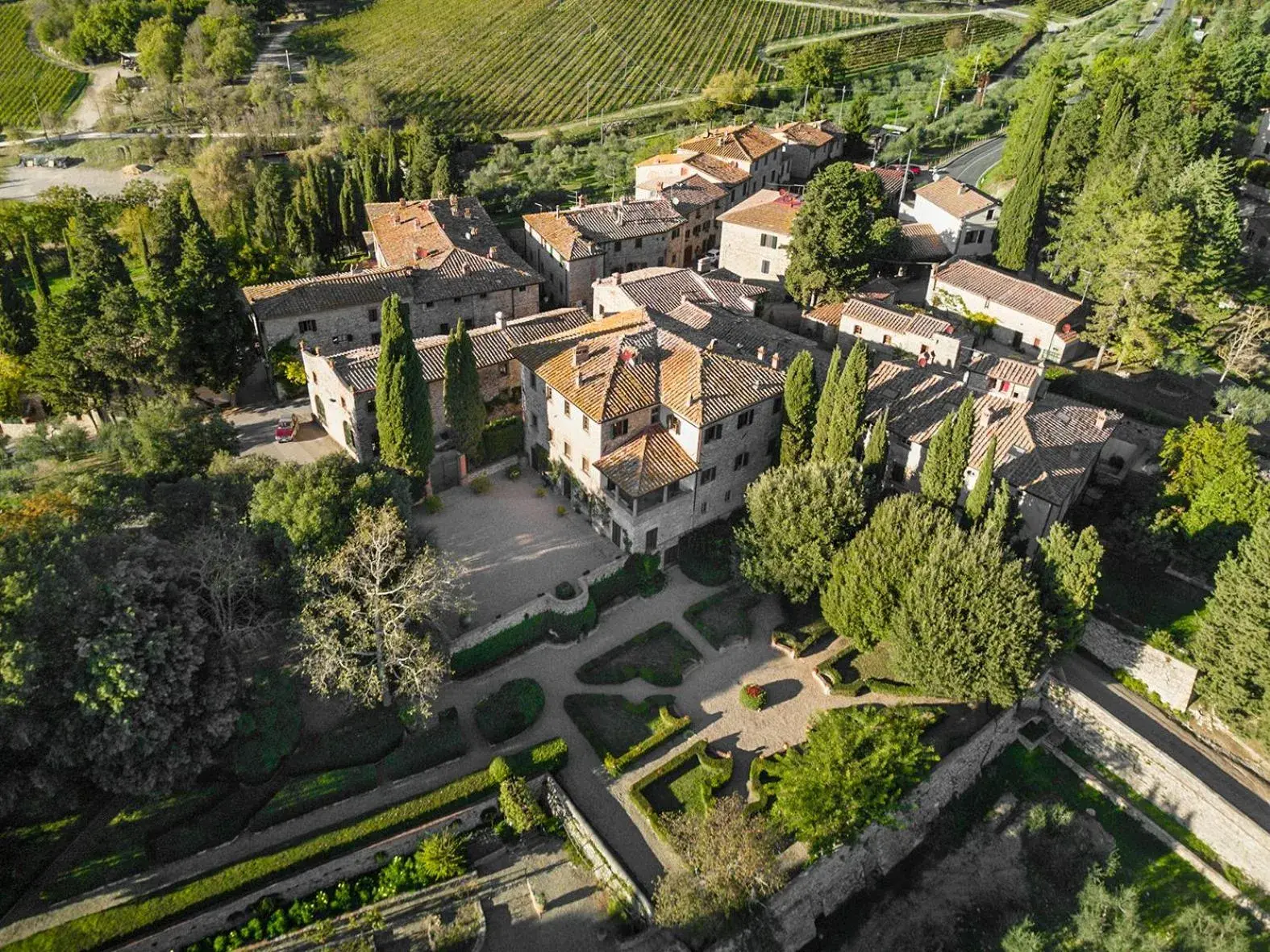 Bird's eye view in Castello di Fonterutoli Wine Resort Bird's eye view in Castello di Fonterutoli Wine Resort
