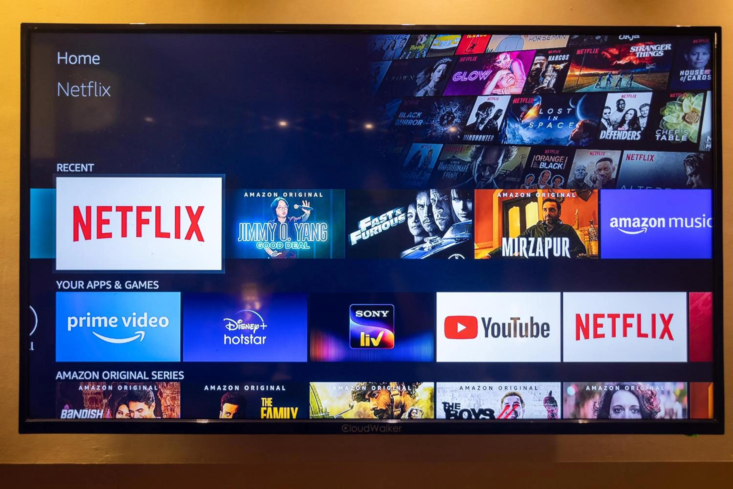 TV and multimedia in Onn Shelter Inn