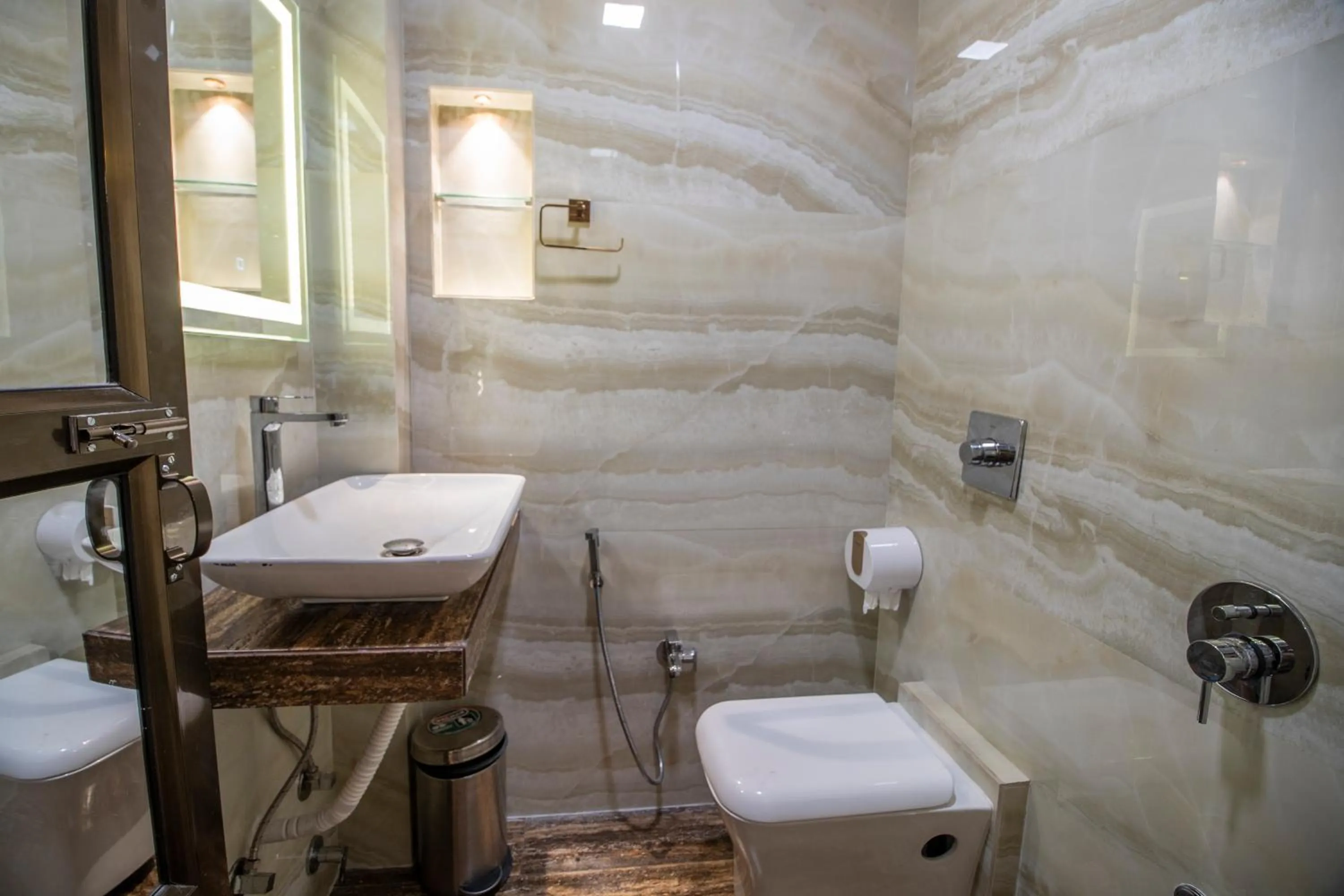 Shower in Onn Shelter Inn