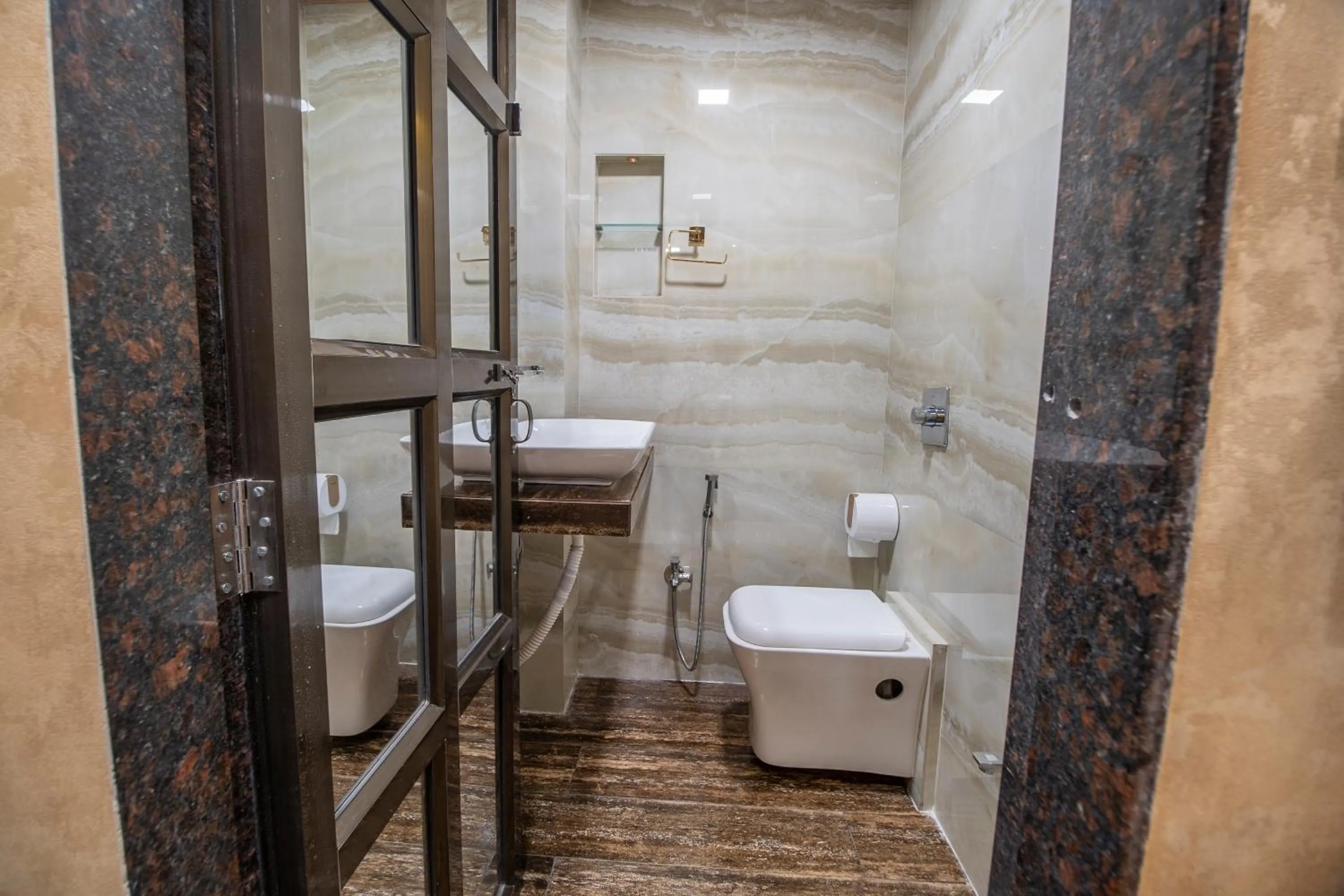 Shower in Onn Shelter Inn