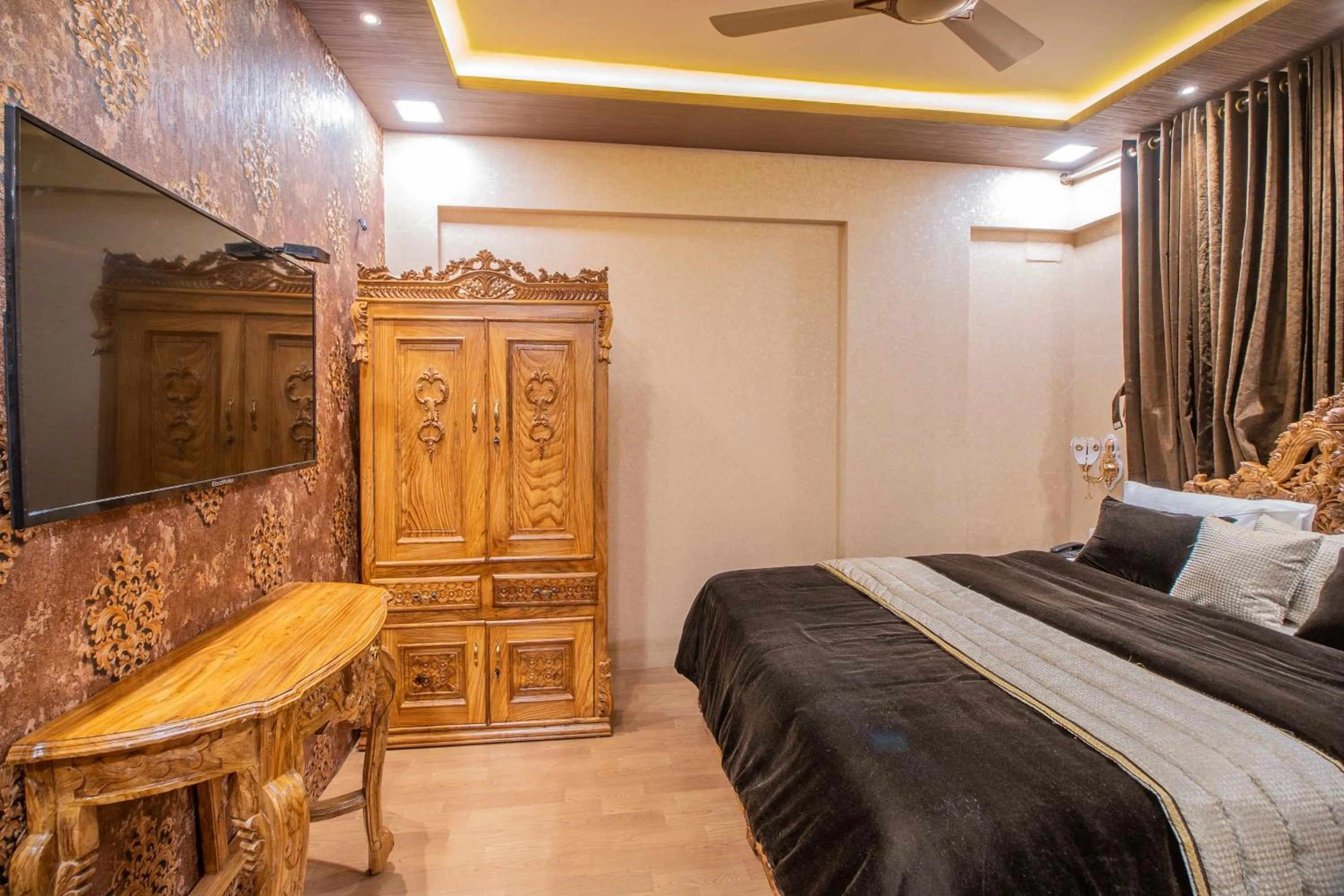 Bed in Onn Shelter Inn