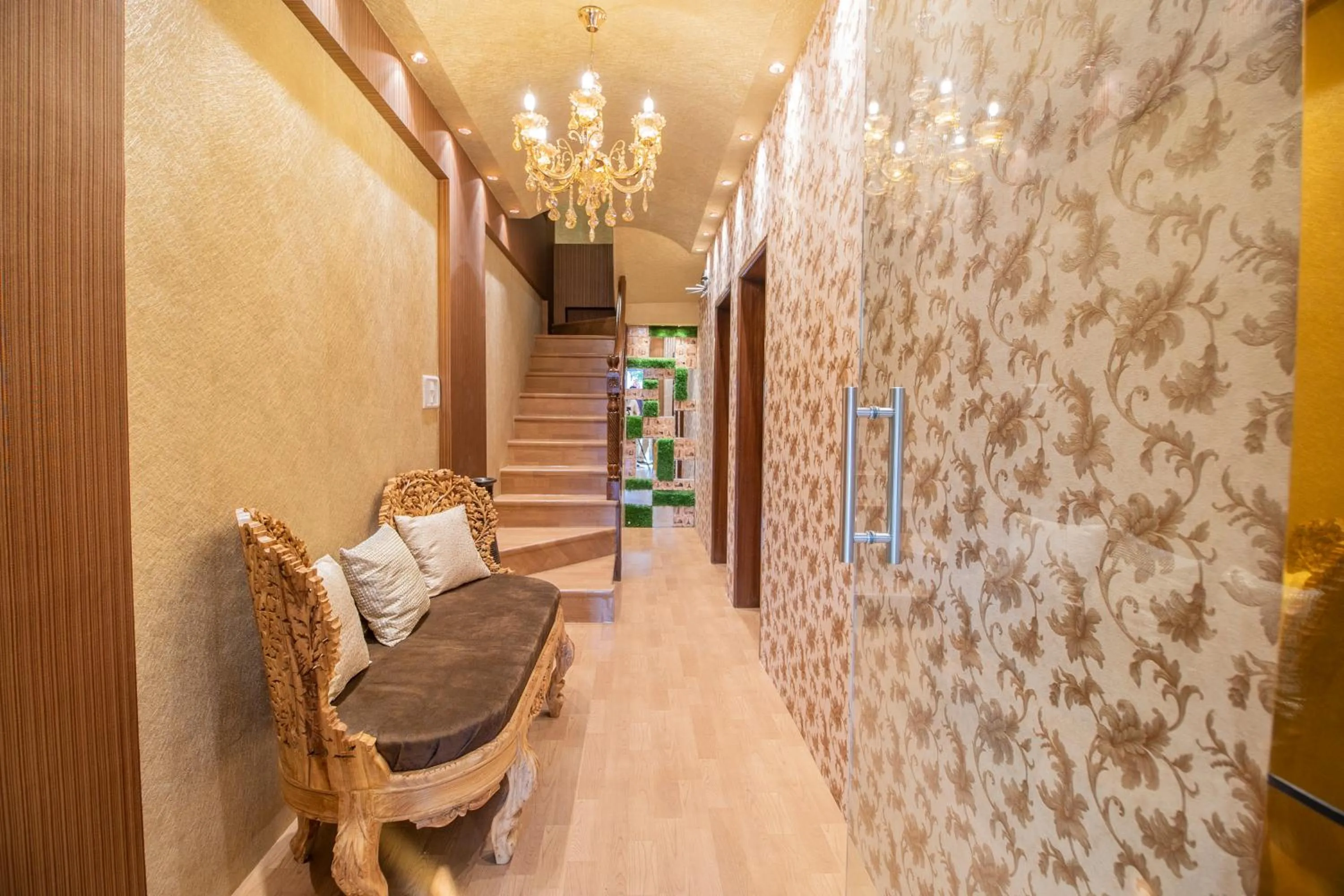 Lobby or reception in Onn Shelter Inn