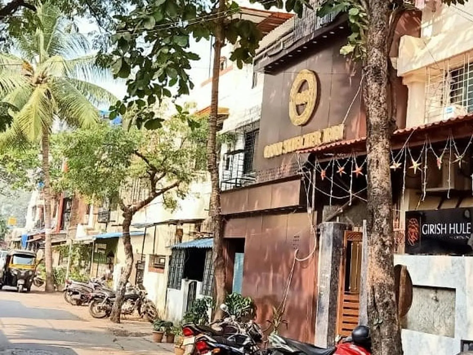 Facade/entrance in Onn Shelter Inn