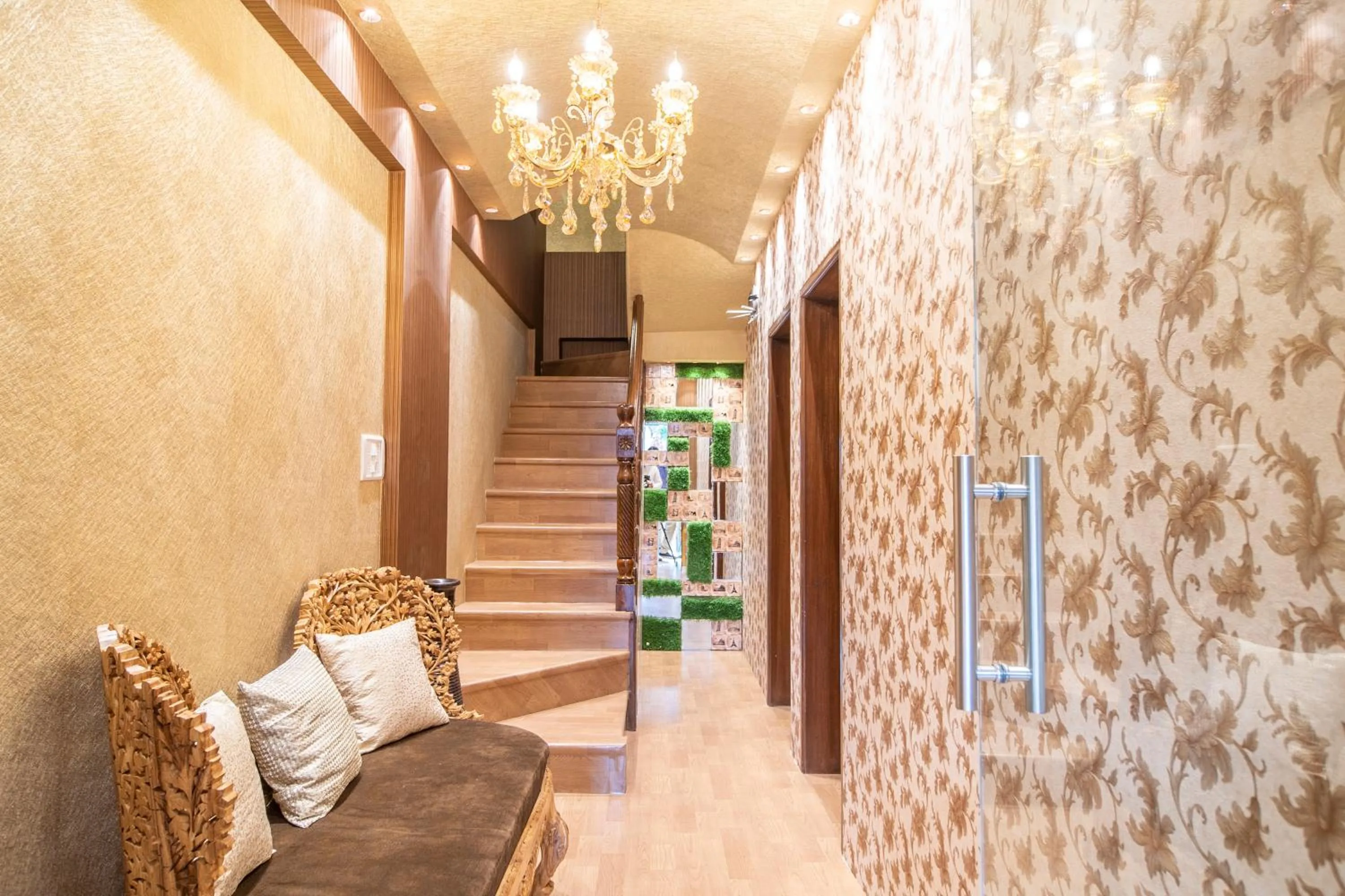 Lobby or reception in Onn Shelter Inn