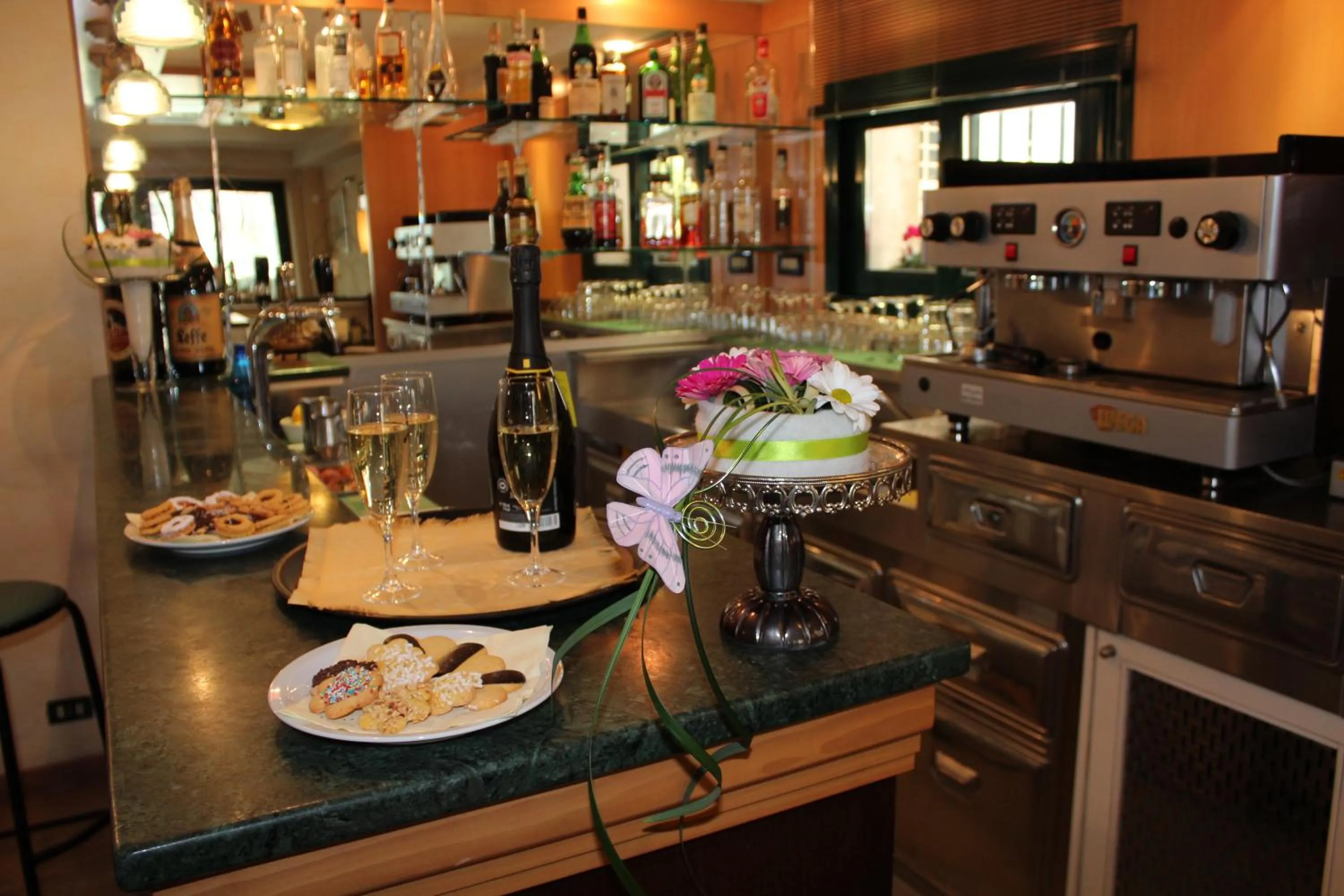 Lounge or bar in Hotel Verdemare