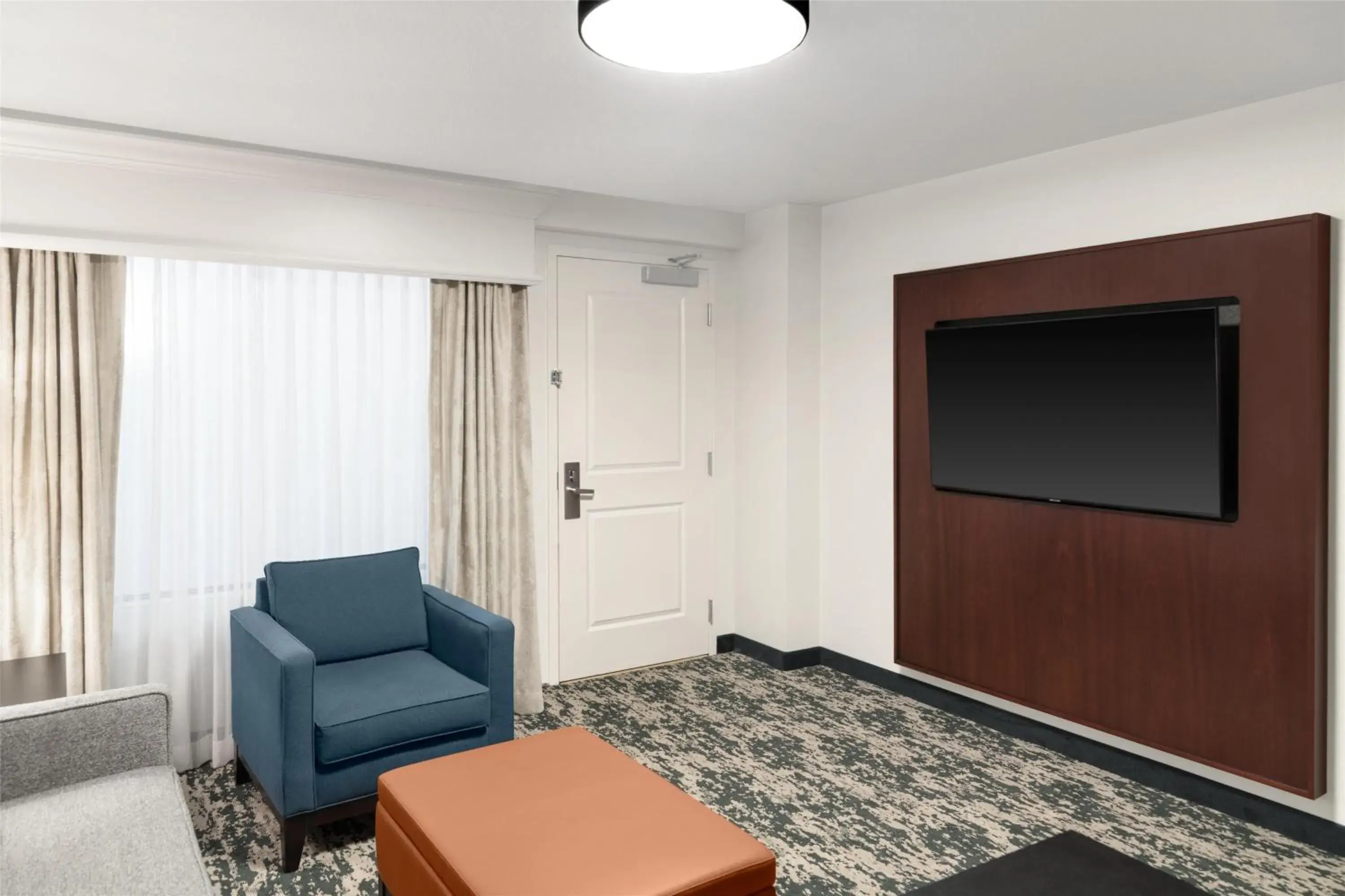 Living room in Embassy Suites Fort Myers - Estero Living room in Embassy Suites Fort Myers - Estero