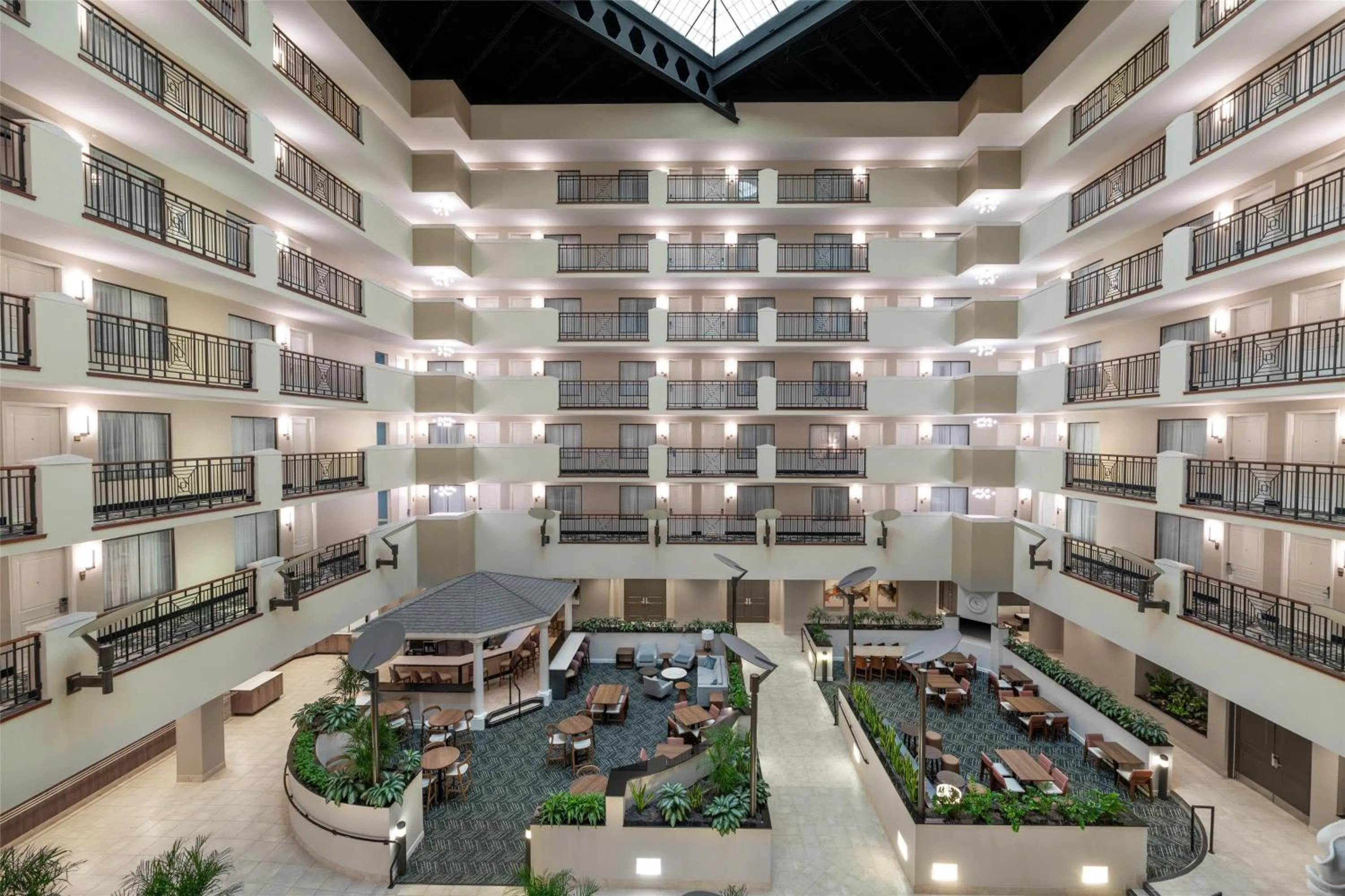Lobby or reception in Embassy Suites Fort Myers - Estero