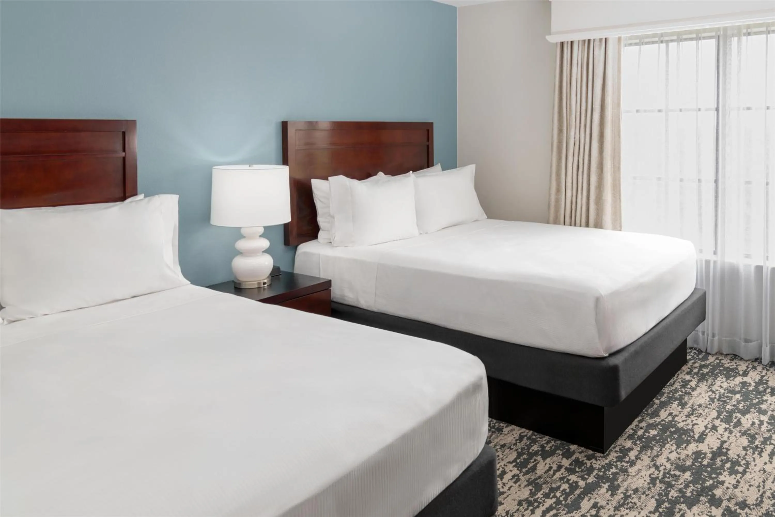 Bed in Embassy Suites Fort Myers - Estero