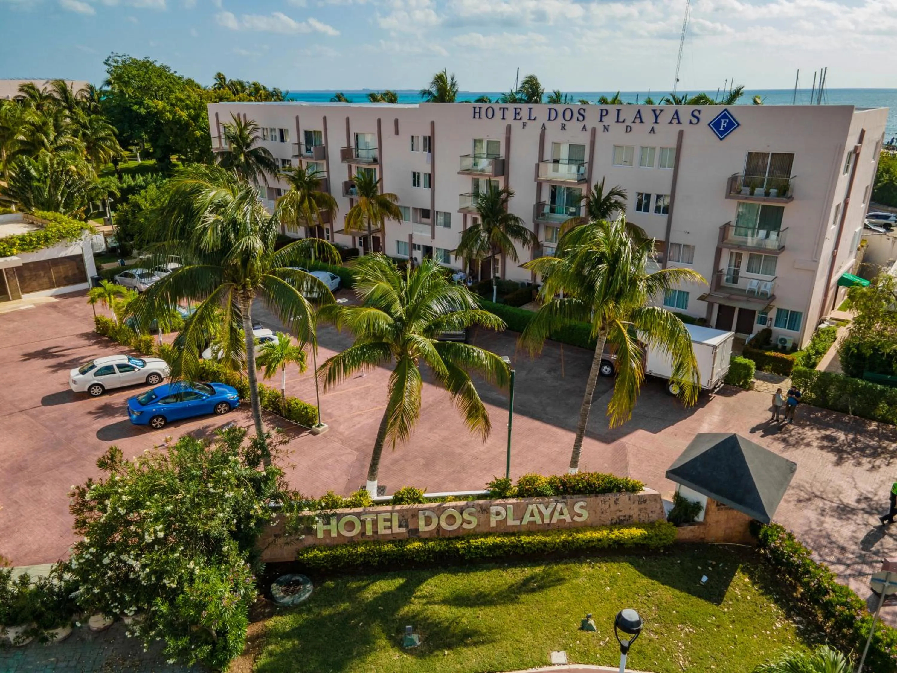Property building in Hotel Dos Playas Faranda Cancún