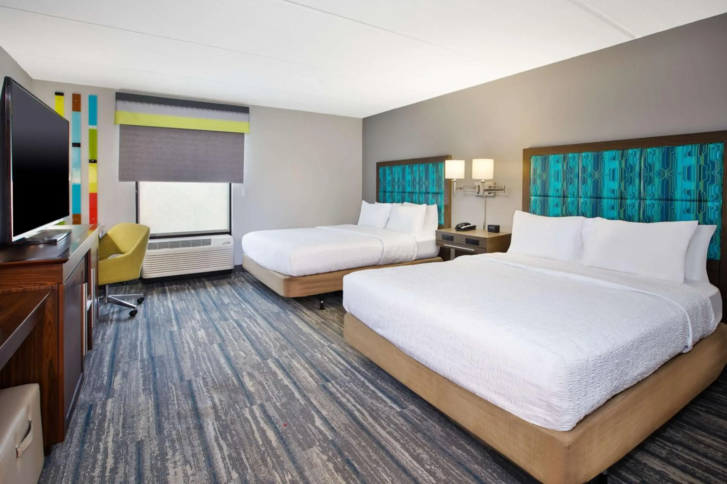 Bed in Hampton Inn Daytona/Ormond Beach Bed in Hampton Inn Daytona/Ormond Beach