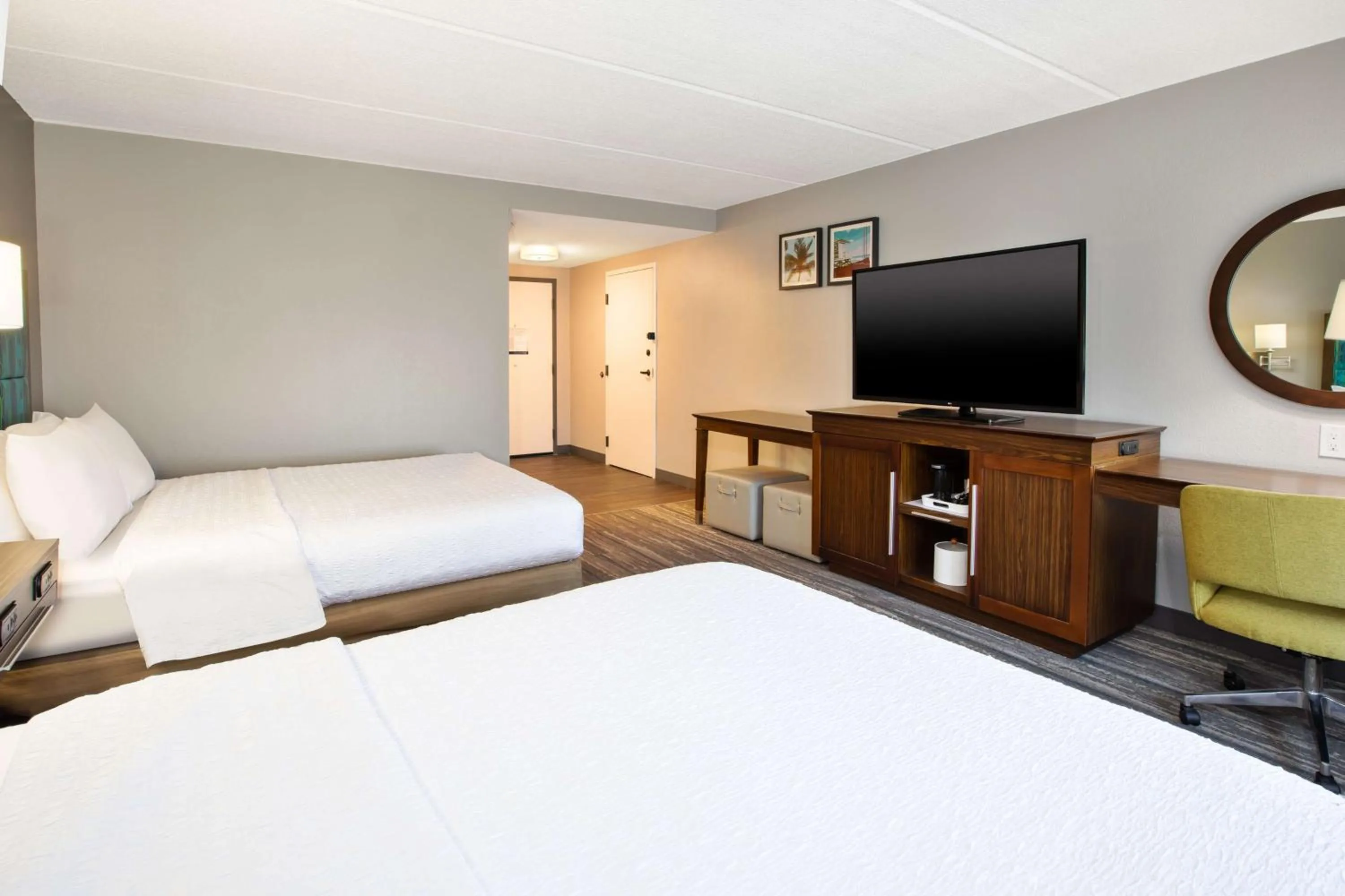 Bed in Hampton Inn Daytona/Ormond Beach