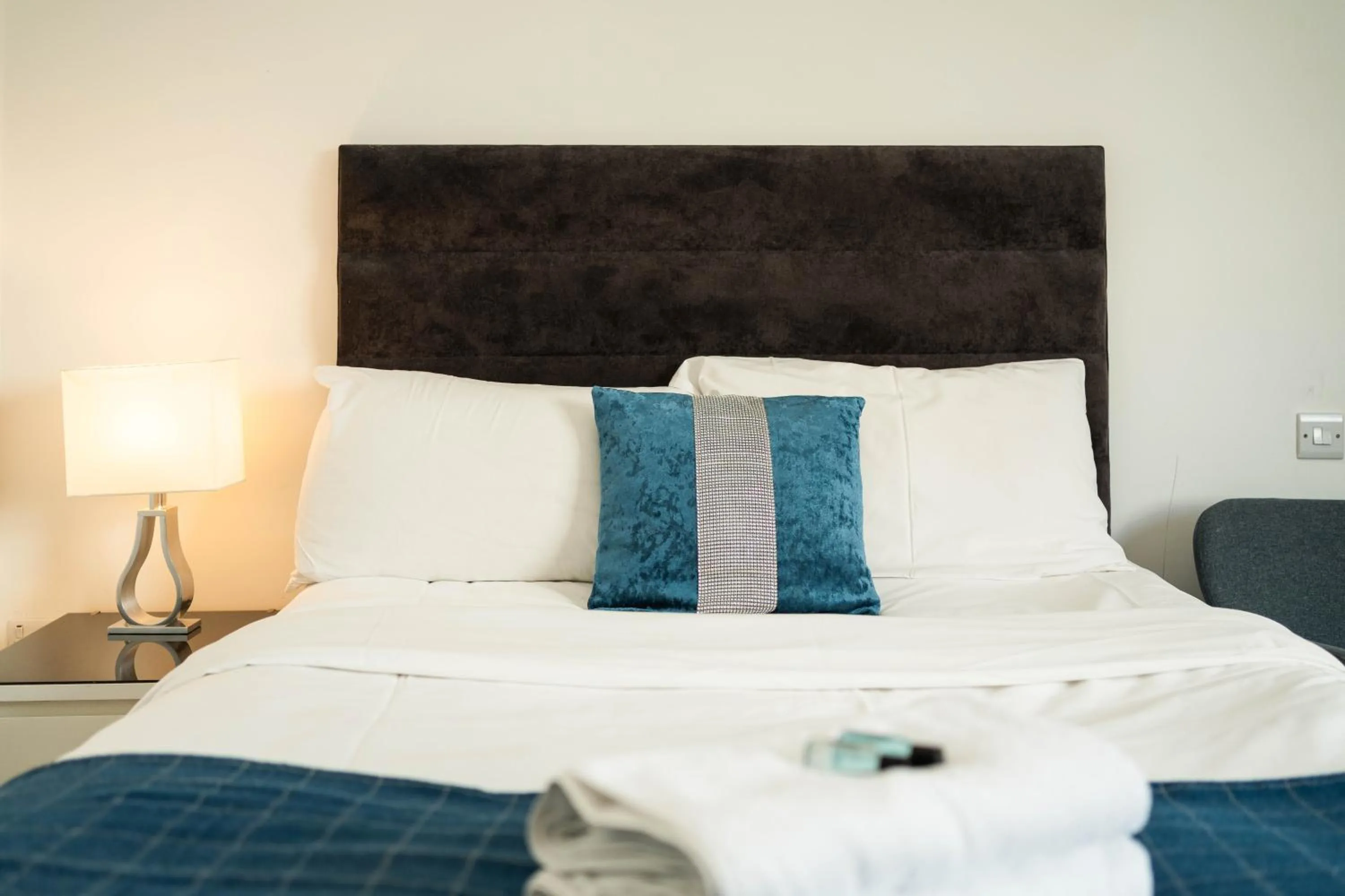 Bed in London City Hotel