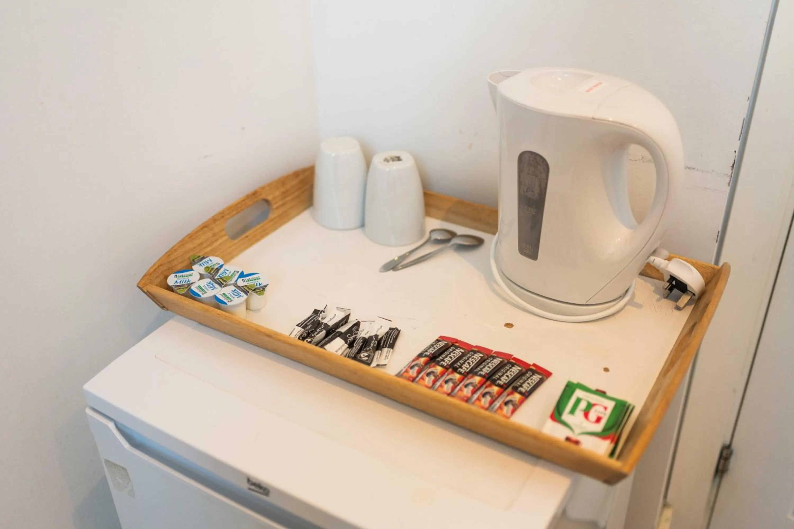 Coffee/tea facilities in London City Hotel