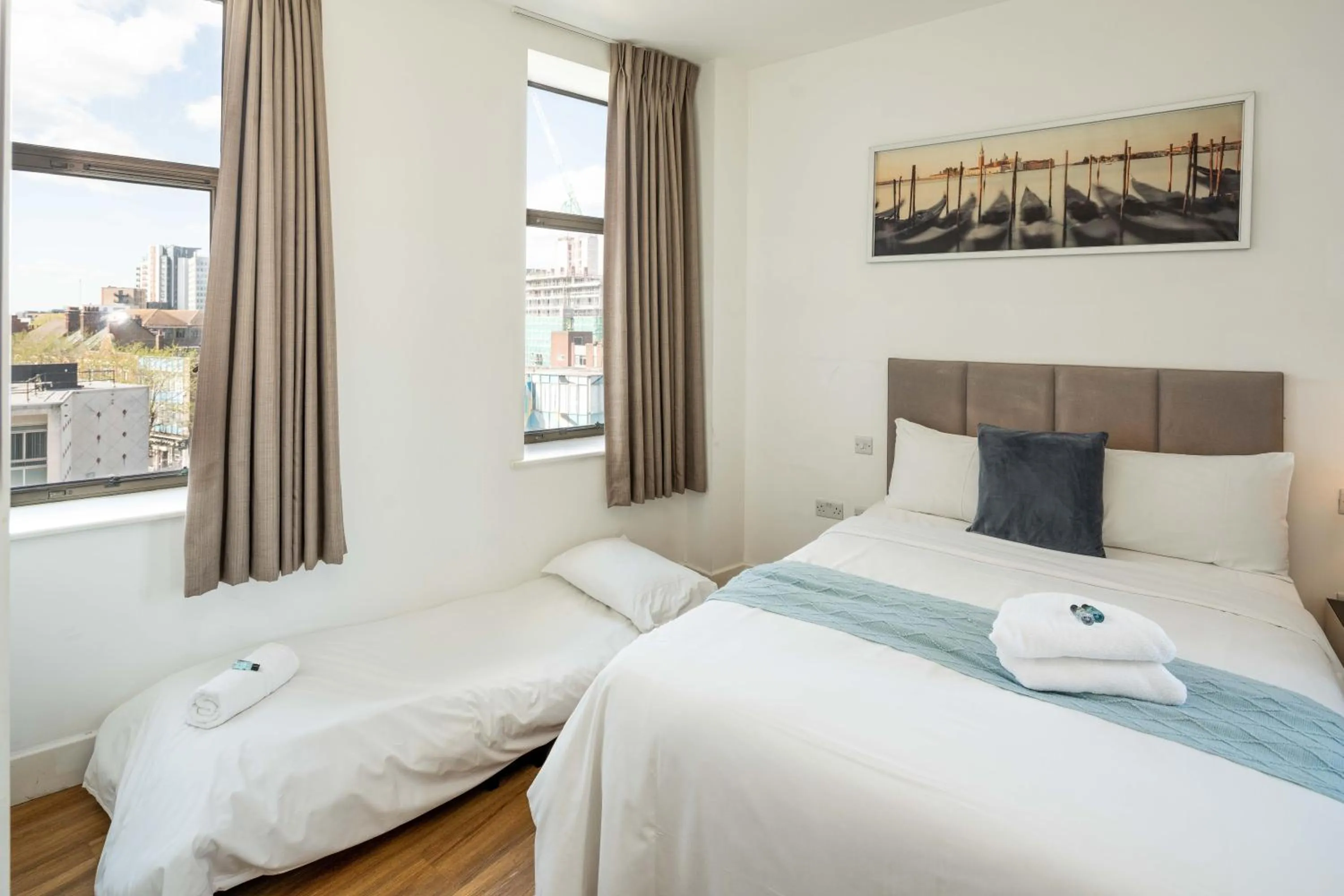 Bed in London City Hotel